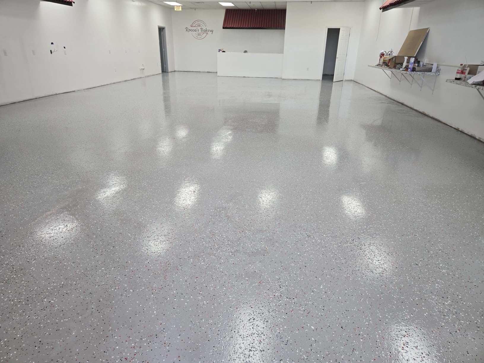 Epoxy Floor Kit – Good Full Kit – Taupe Base with Beige Blend Flake – Covers 500 sq. ft. at 9.7 mils Thickness – Ideal for Garage, Basement, Concrete Floors, and More customer photo 2