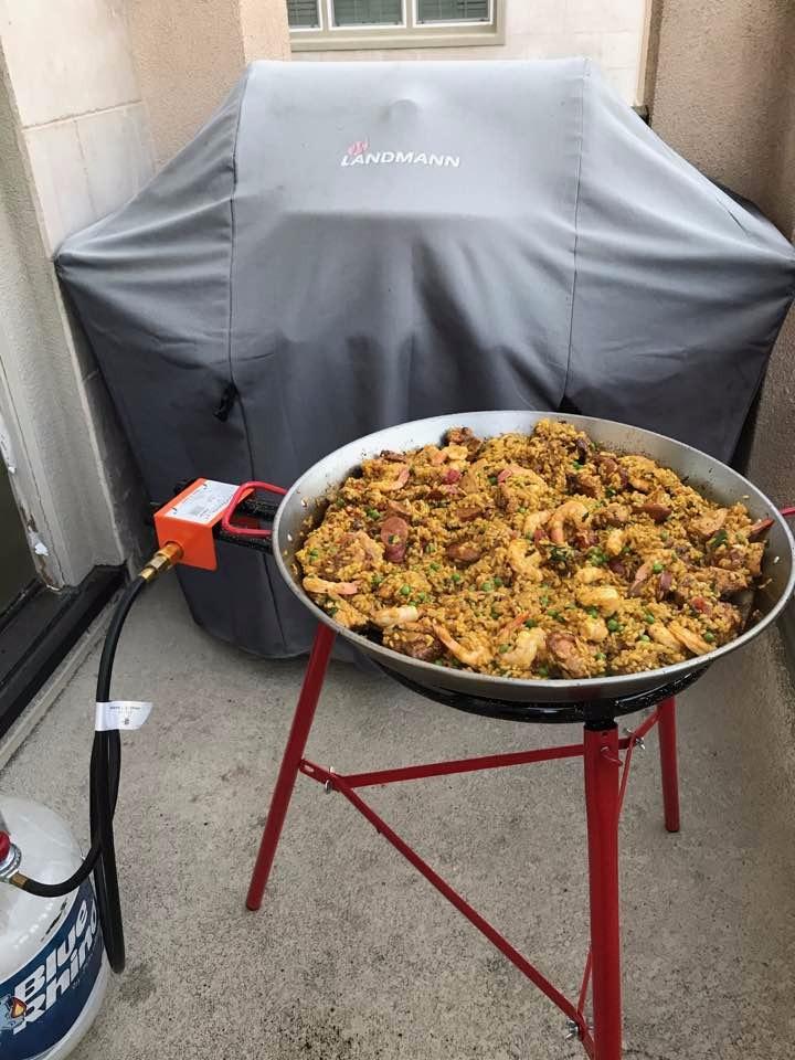 Garcima Tabarca Paella Pan Set with Burner, 20 Inch Carbon Steel Outdoor Pan and Reinforced Legs Imported from Spain (14 Servings) customer photo 2
