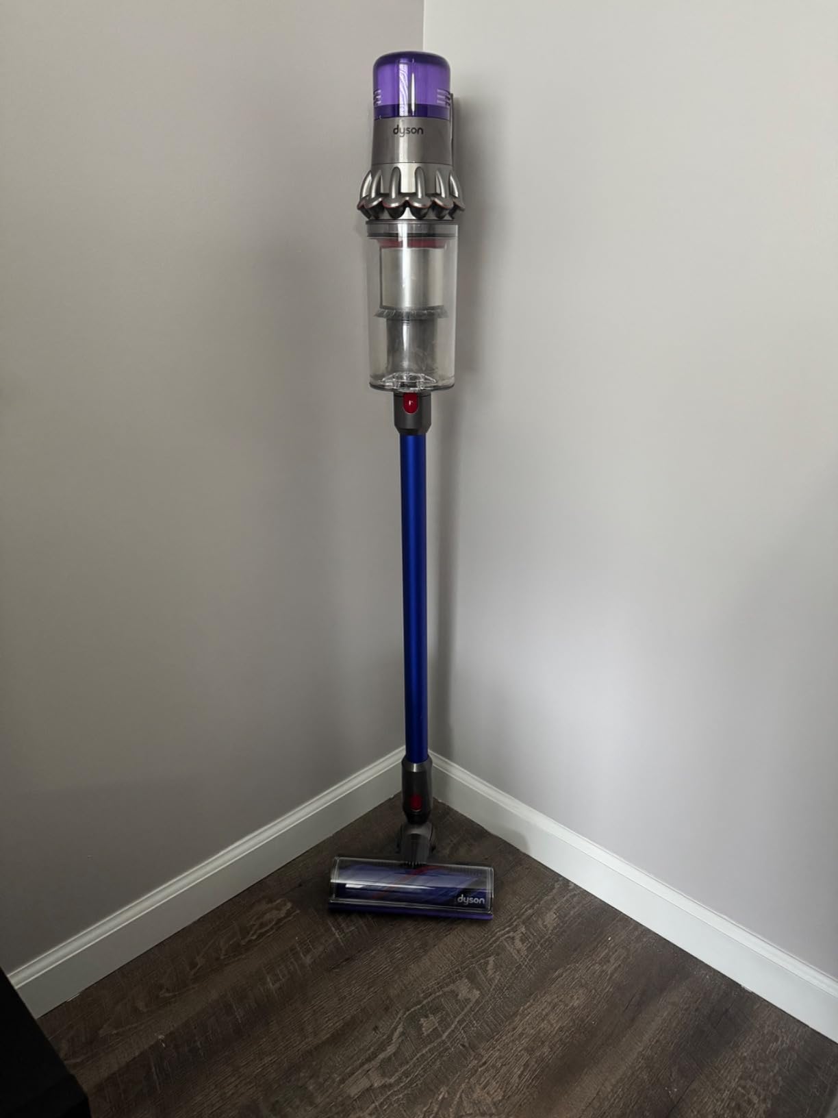 Dyson V11 Origin Cordless Vacuum, 185AW, 3 Power Modes, Up to 60 Minutes, Deep Cleans Hard Floors and Carpets, Detangles pet Hair, Converts to Handheld customer photo 2