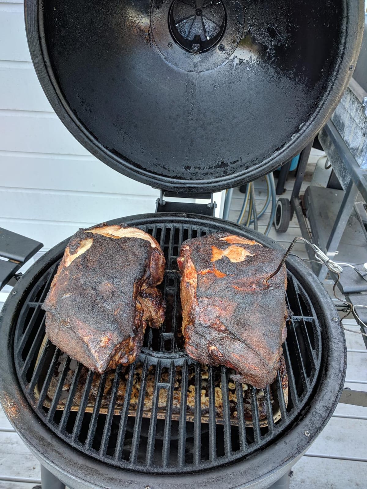 Char-Griller AKORN Kamado Charcoal Grill and Smoker, 445 sq in, Graphite customer photo 1