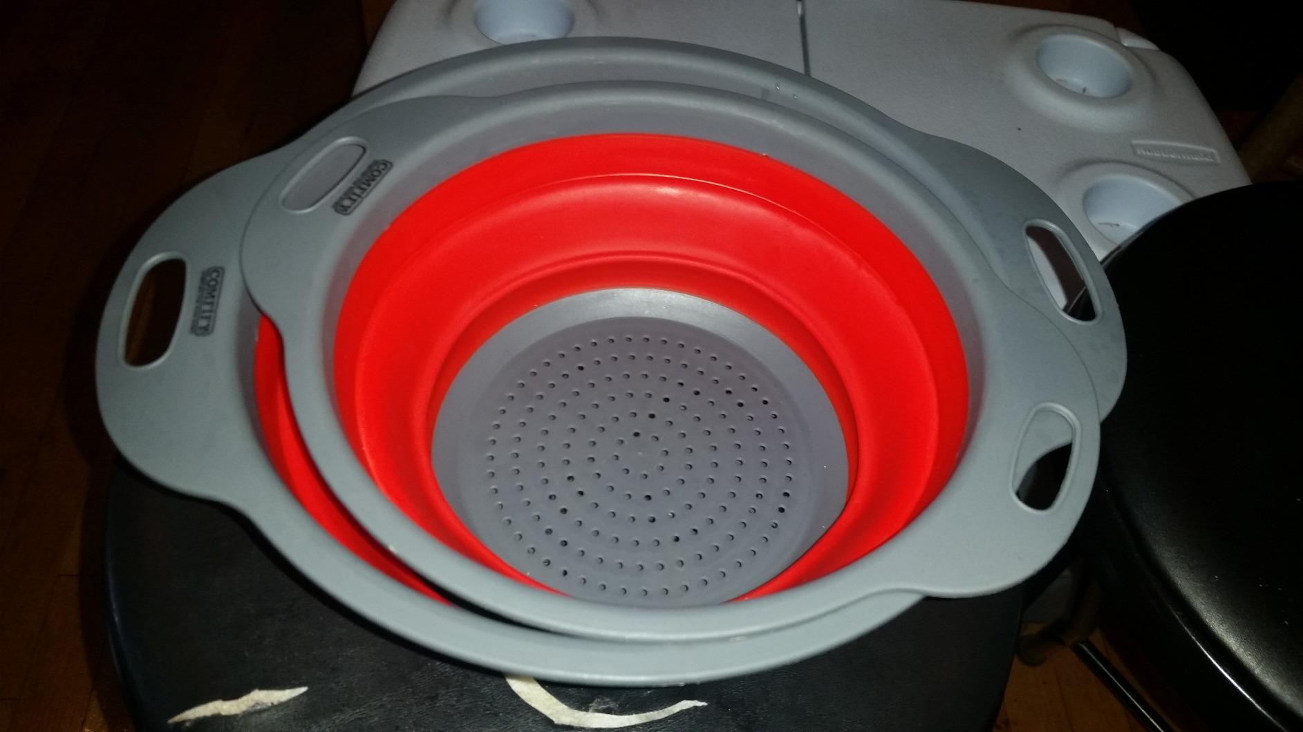 Comfify Ultimate Kitchen Strainers Set of 2 - Collapsible Silicone Colanders For Easy Storage - Use with Pasta & Veggies or as a Fruit or Berry Bowl with Strainer - Irreplaceable for Campers - Red customer photo 1