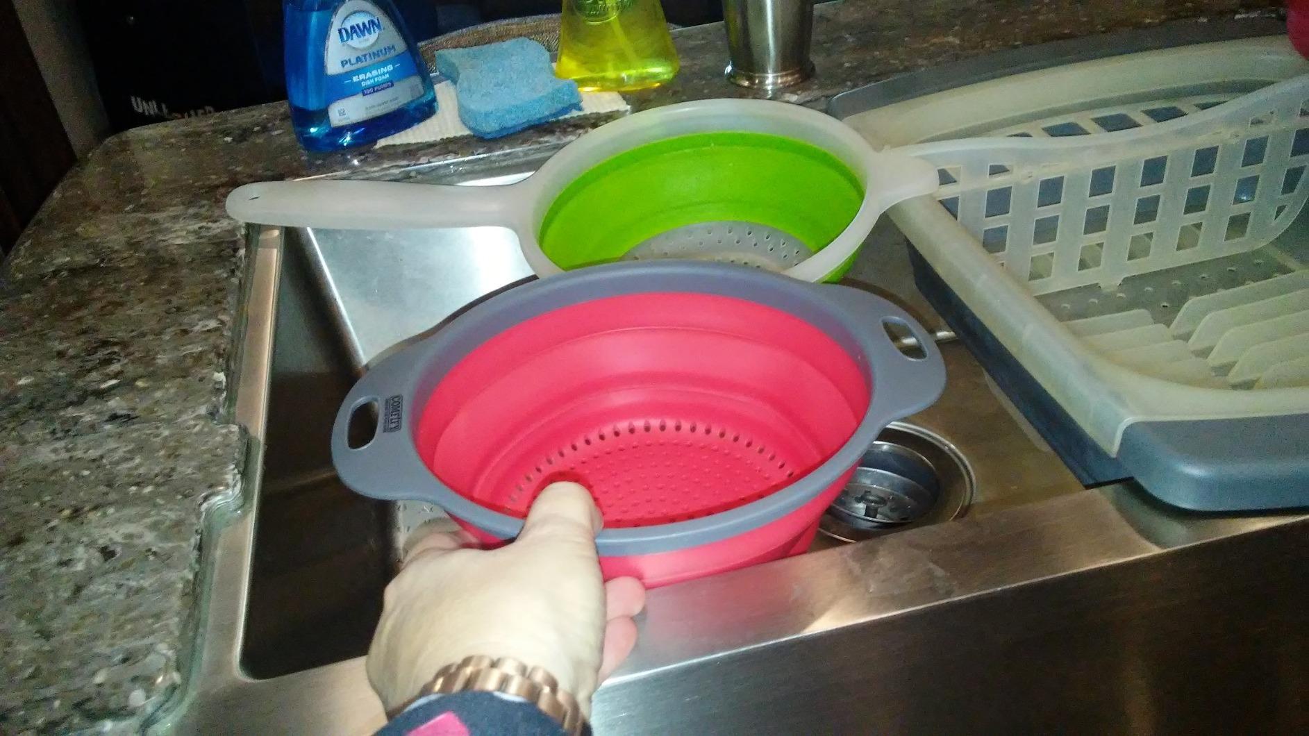Comfify Ultimate Kitchen Strainers Set of 2 - Collapsible Silicone Colanders For Easy Storage - Use with Pasta & Veggies or as a Fruit or Berry Bowl with Strainer - Irreplaceable for Campers - Red customer photo 2