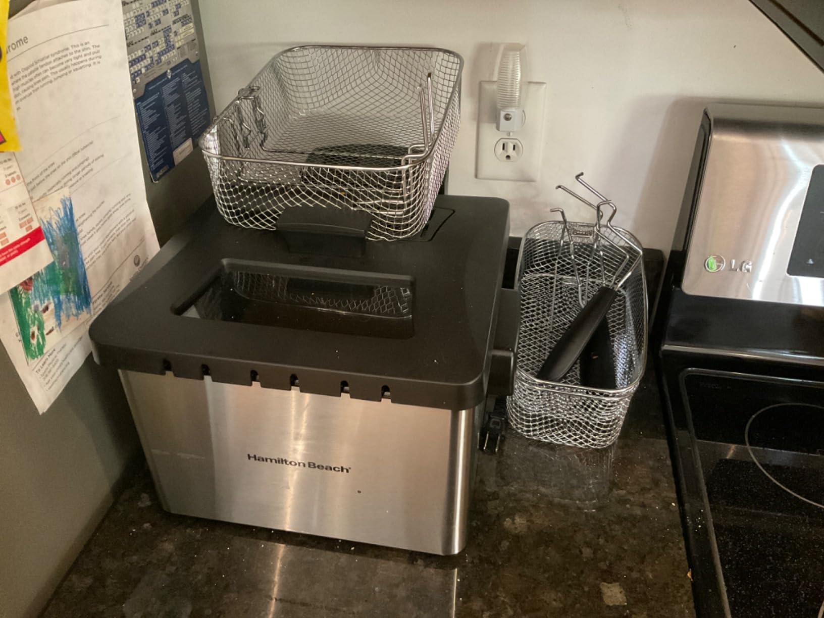 Hamilton Beach 4.5 Liter Professional Style Electric Deep Fryer | 19 Cup Oil Capacity | With 3 Baskets | 1800 Watts | View Window Lid | Easy Detach Magnetic Cord | Stainless Steel | 35034G customer photo 1