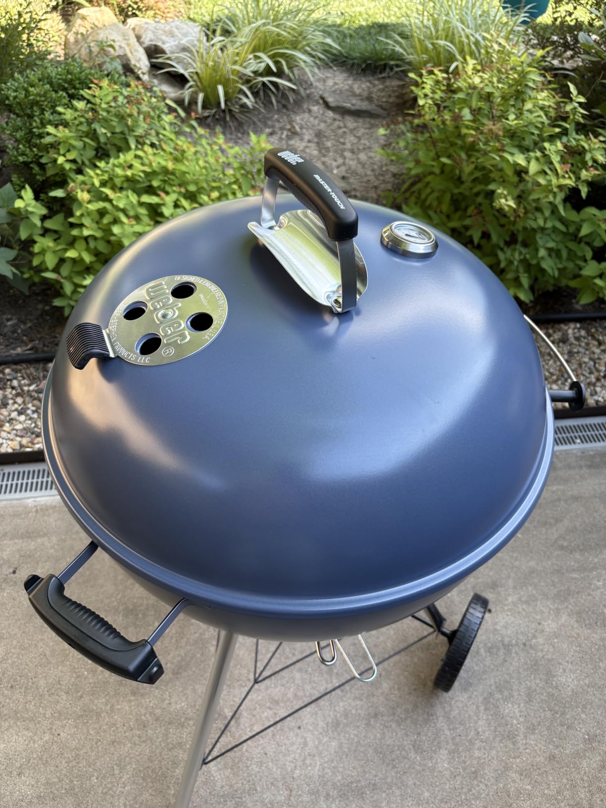 Weber Master-Touch Charcoal Grill, 22-Inch, Black customer photo 1