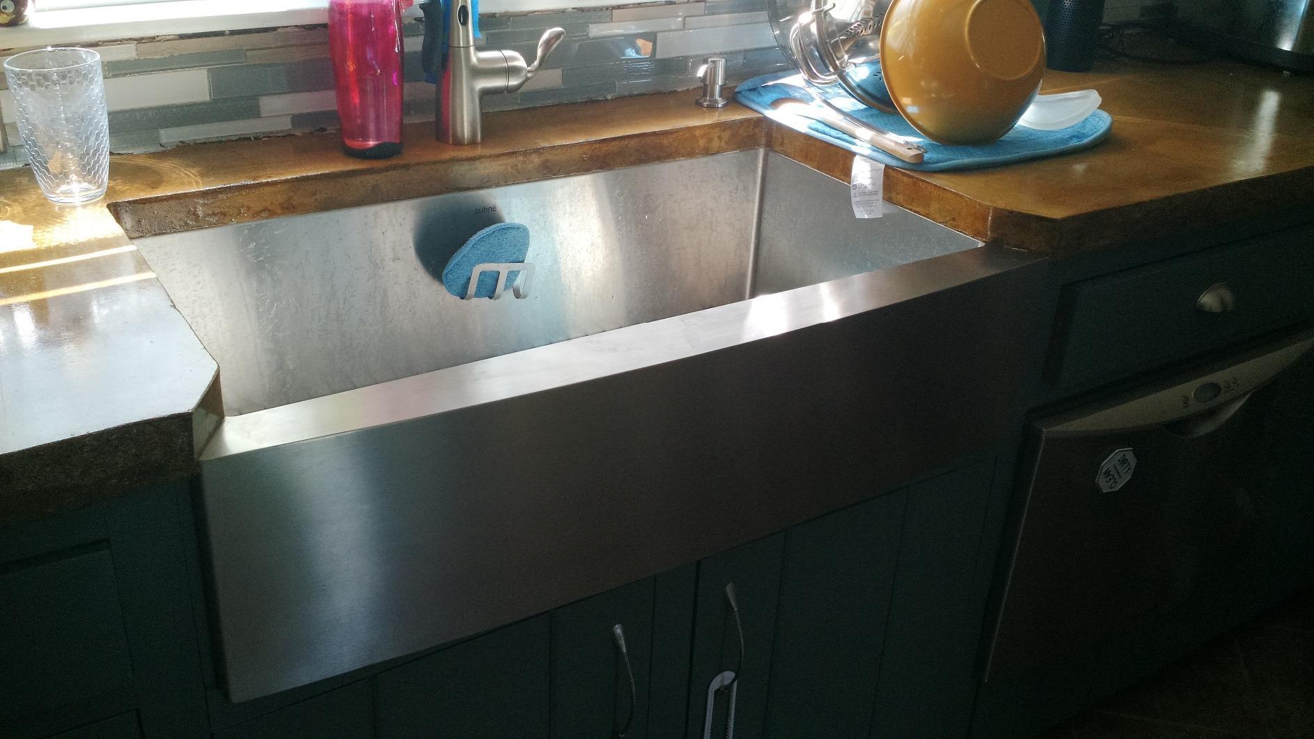 Zuhnë Prato 33-Inch Farmhouse Kitchen Sink, Single Bowl 16 Gauge T304 Stainless Steel, Satin Finish, DualPro Sound Guard, 32.9 x 20.8 x 10 in customer photo 2