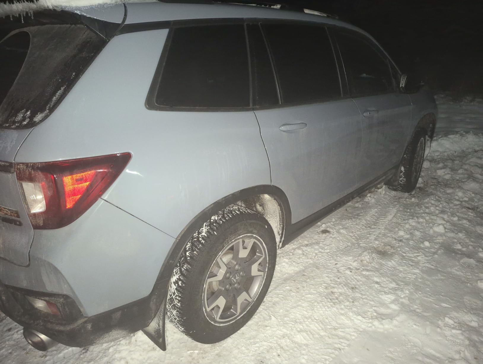 Continental VikingContact 7 Winter 235/40R18 95T XL Passenger Tire customer photo 2