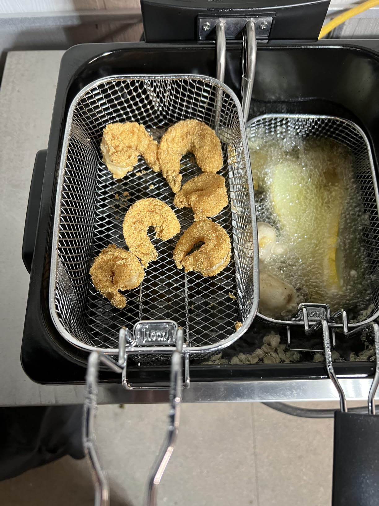 Hamilton Beach 4.5 Liter Professional Style Electric Deep Fryer, 19 Cup Oil Capacity, 2 Baskets, 1800W, Stainless Steel customer photo 2