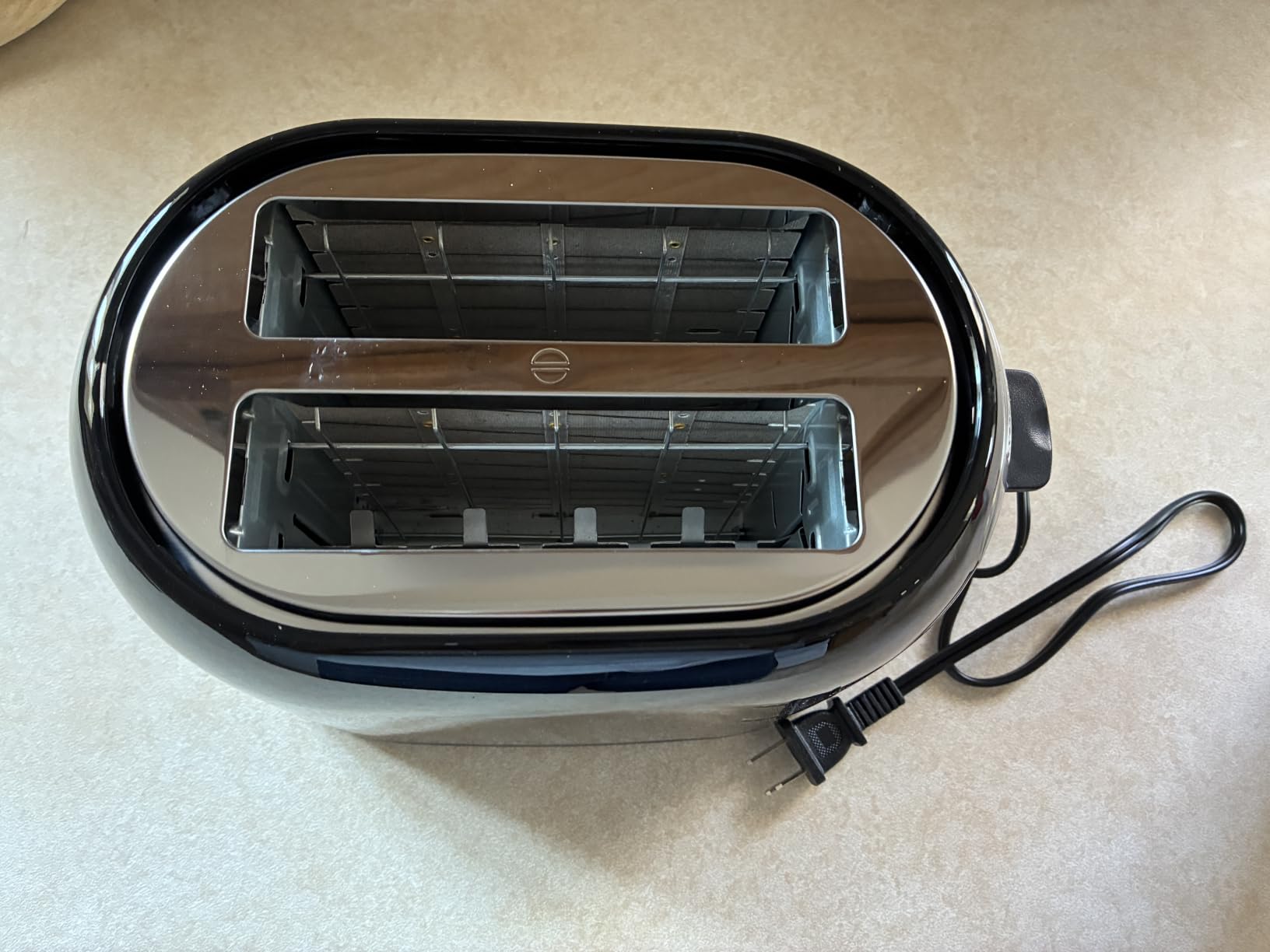 BLACK+DECKER 2-Slice Toaster with Extra-Wide Slots customer photo 2