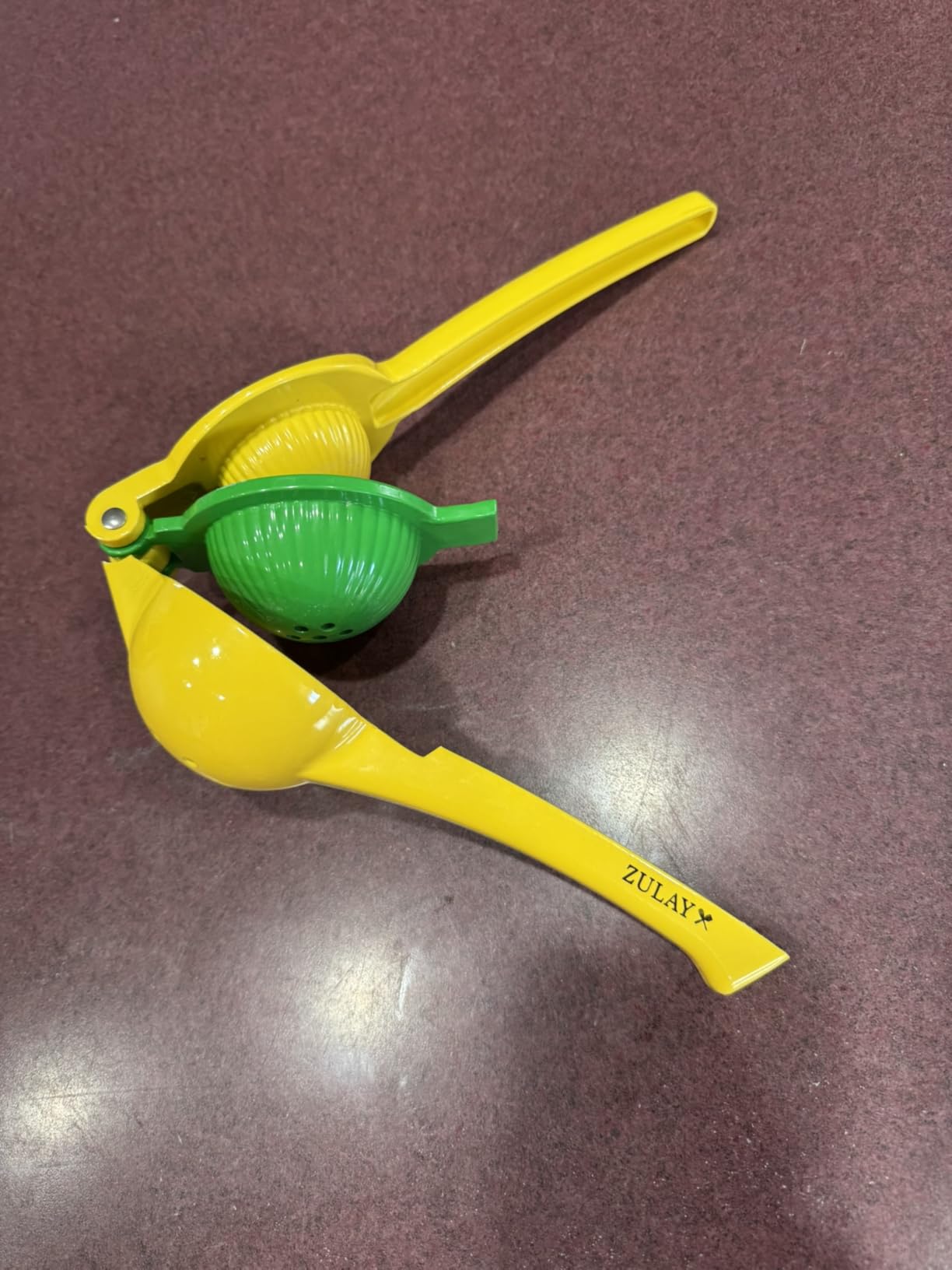 Zulay Metal 2-In-1 Lemon Squeezer Manual - Sturdy, Max Extraction Hand Juicer Lemon Squeezer Gets Every Last Drop - Easy to Clean & Use Citrus Juicer-Yellow/Green customer photo 2