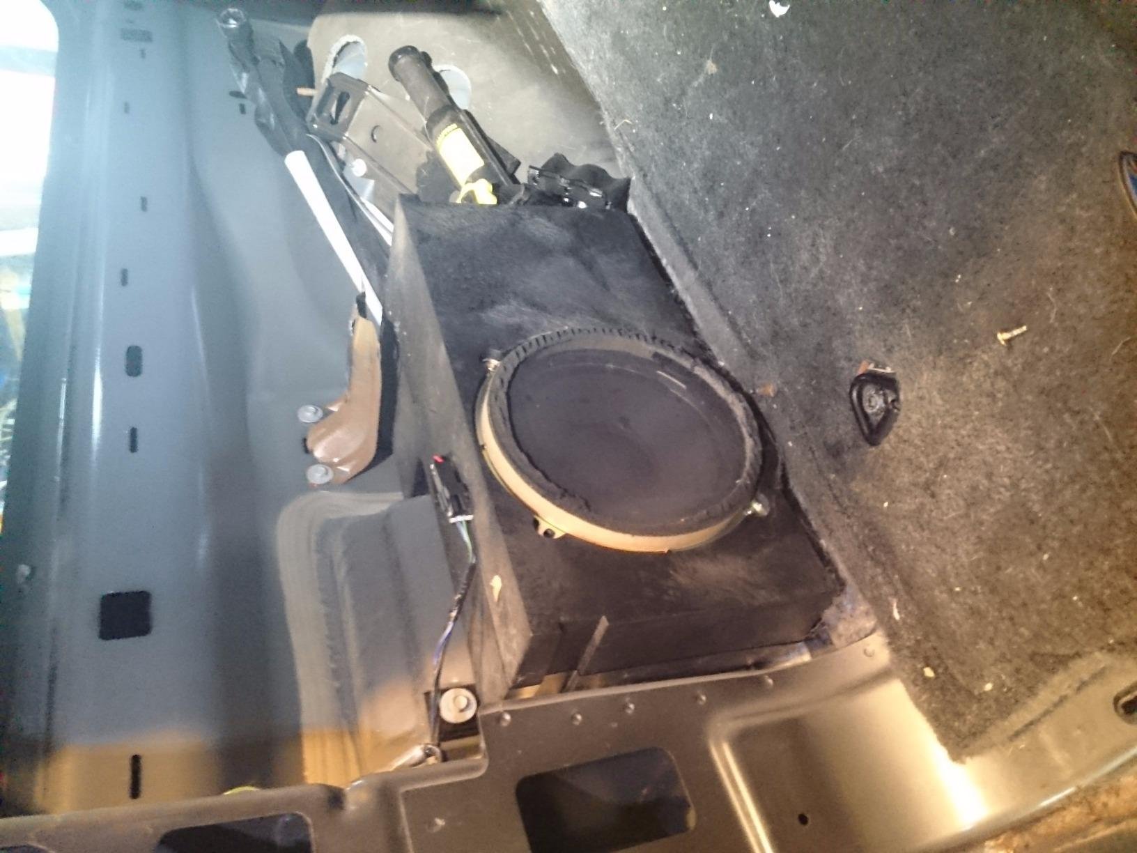 MB Quart DS1-304 Discus Shallow Mount Subwoofer (Black) – 12 Inch Subwoofer, 600 Watt, Car Audio, 2 Inch Voice Coils, UV Rubber Surround, Best in Sealed Enclosures customer photo 1