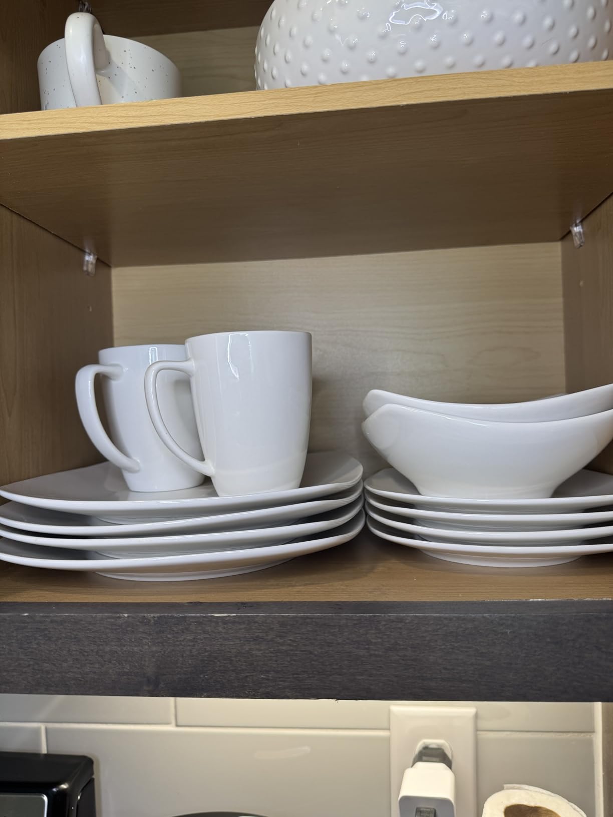 Gibson Home Zen Buffet White Porcelain Dinnerware Set for 4, Square Plates Bowls and Mugs, Chip and Scratch Resistant, Dishwasher and Microwave Safe, 16 Piece customer photo 1