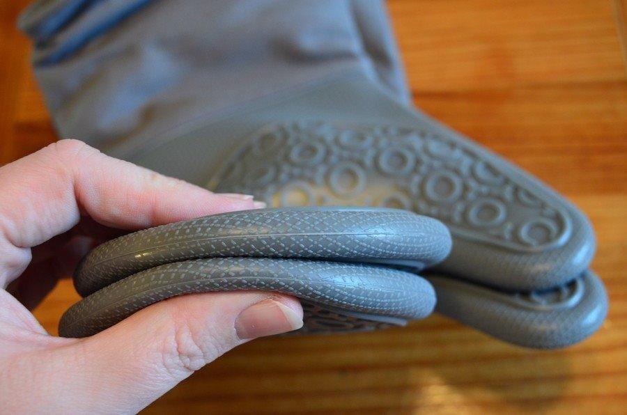 BPA-Free Silicone Oven Mitts Ultra Heat Resistant up to 500°F - Oven Mitts with Thick Cotton Liner - Long Slip Resistant Pot Holders, Flexible Oven Gloves - Black 13.7