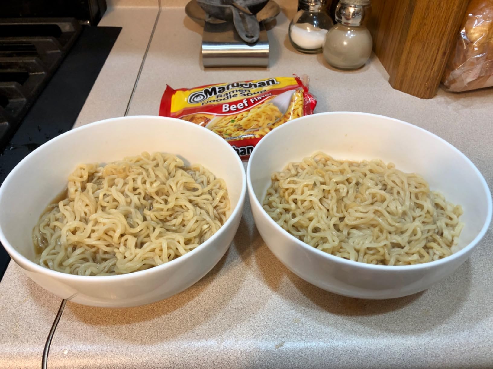 DOWAN 22 OZ White Ceramic Bowls Set of 4 - Perfect for Soup Bowls for Kitchen, Cereal Bowl, Ramen Bowl, Microwave Safe for Oatmeal, Fruit,Salad and Rice Bowl - Dishwasher & Microwave Safe customer photo 2