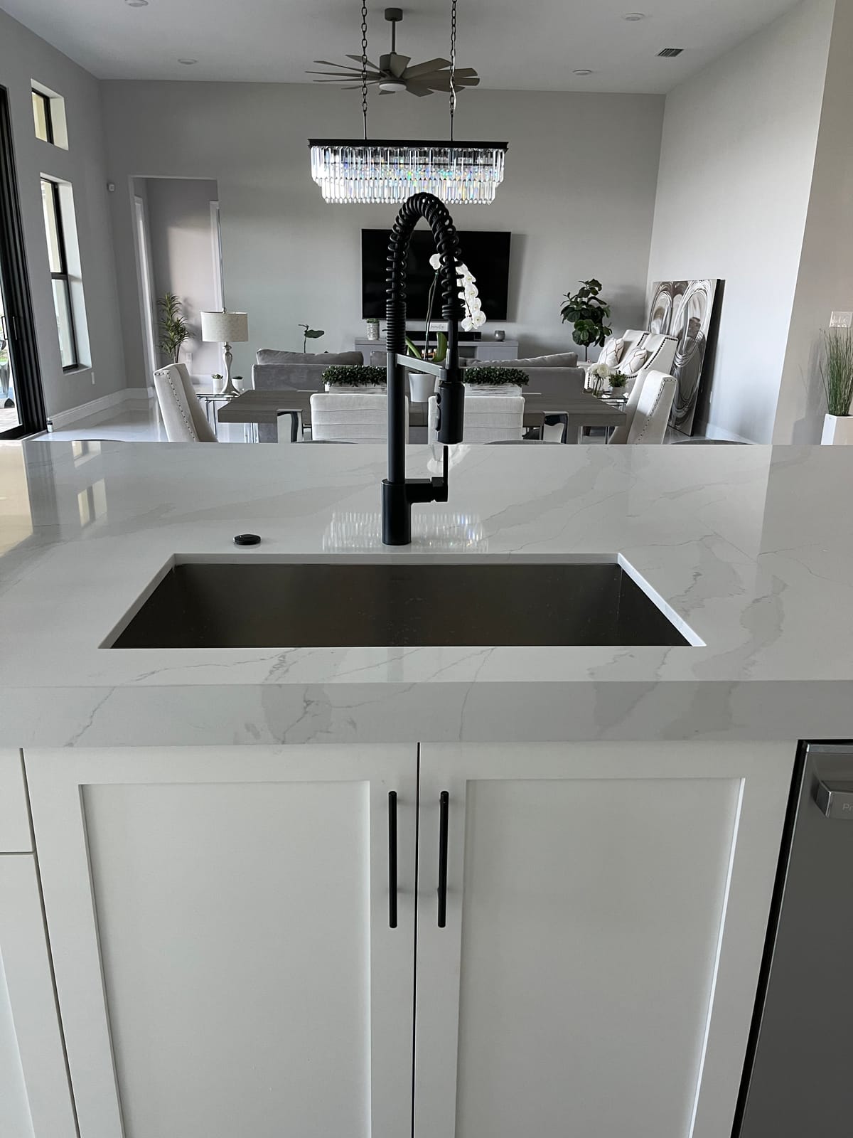 Moen Align Spot Resist Stainless Pulldown Kitchen Faucet, Single Hole, Modern Spring Style with Pre-Rinse and Power Boost Pull Down Sprayer, Easy Installation, 5923SRS customer photo 2