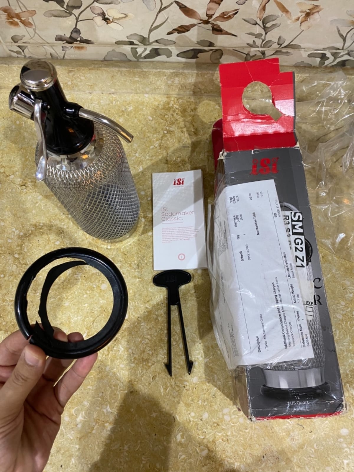 iSi North America Soda Siphon Classic Mesh Sodamaker for Making Carbonating Beverages, 1 Quart, Stainless Steel,Silver customer photo 2