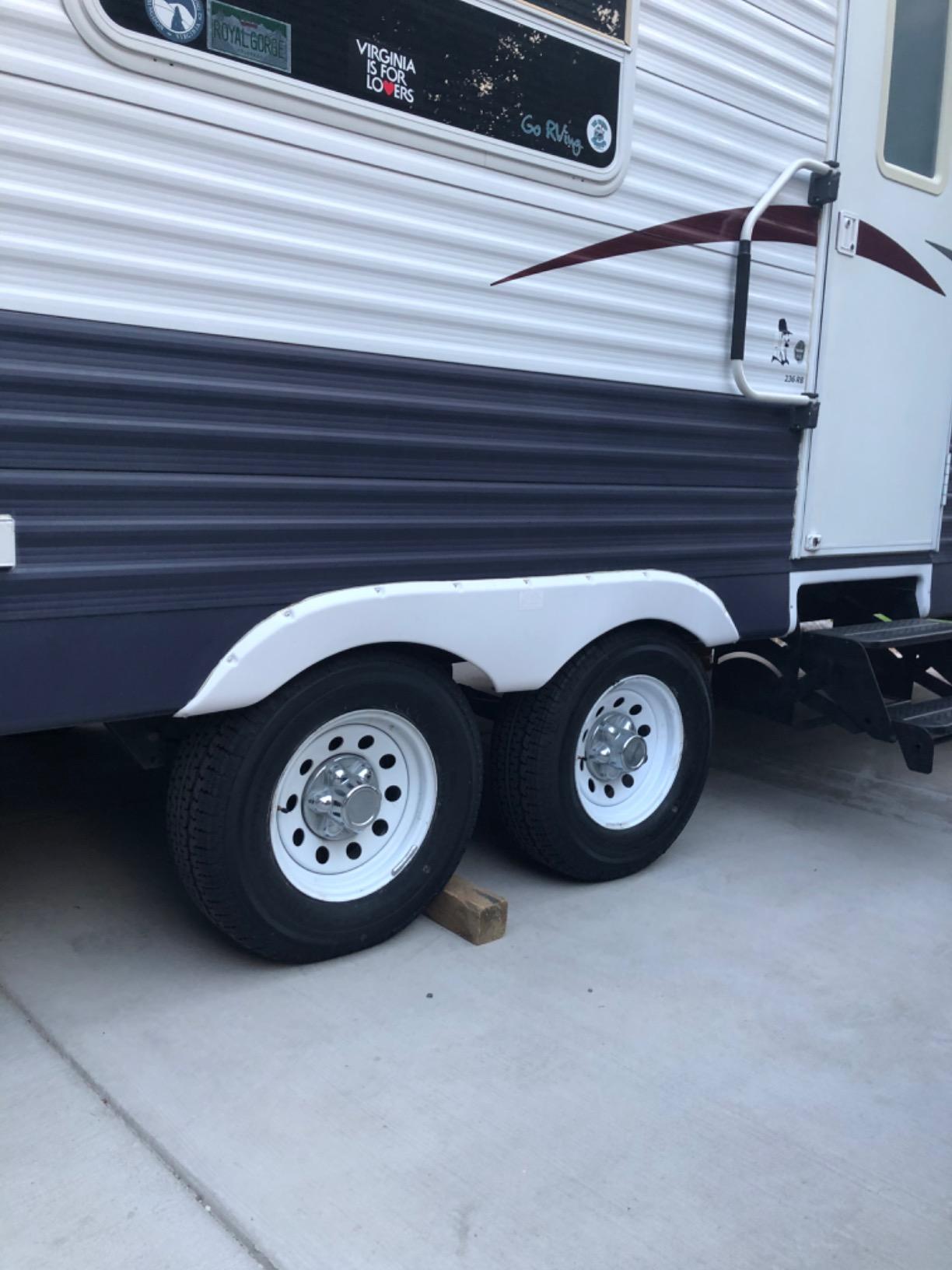 Free Country Grand Ride Set 4 Trailer Tires ST225/75R15 10 Ply Load Range E Steel Belted Radial w/Featured Scuff Guard customer photo 2