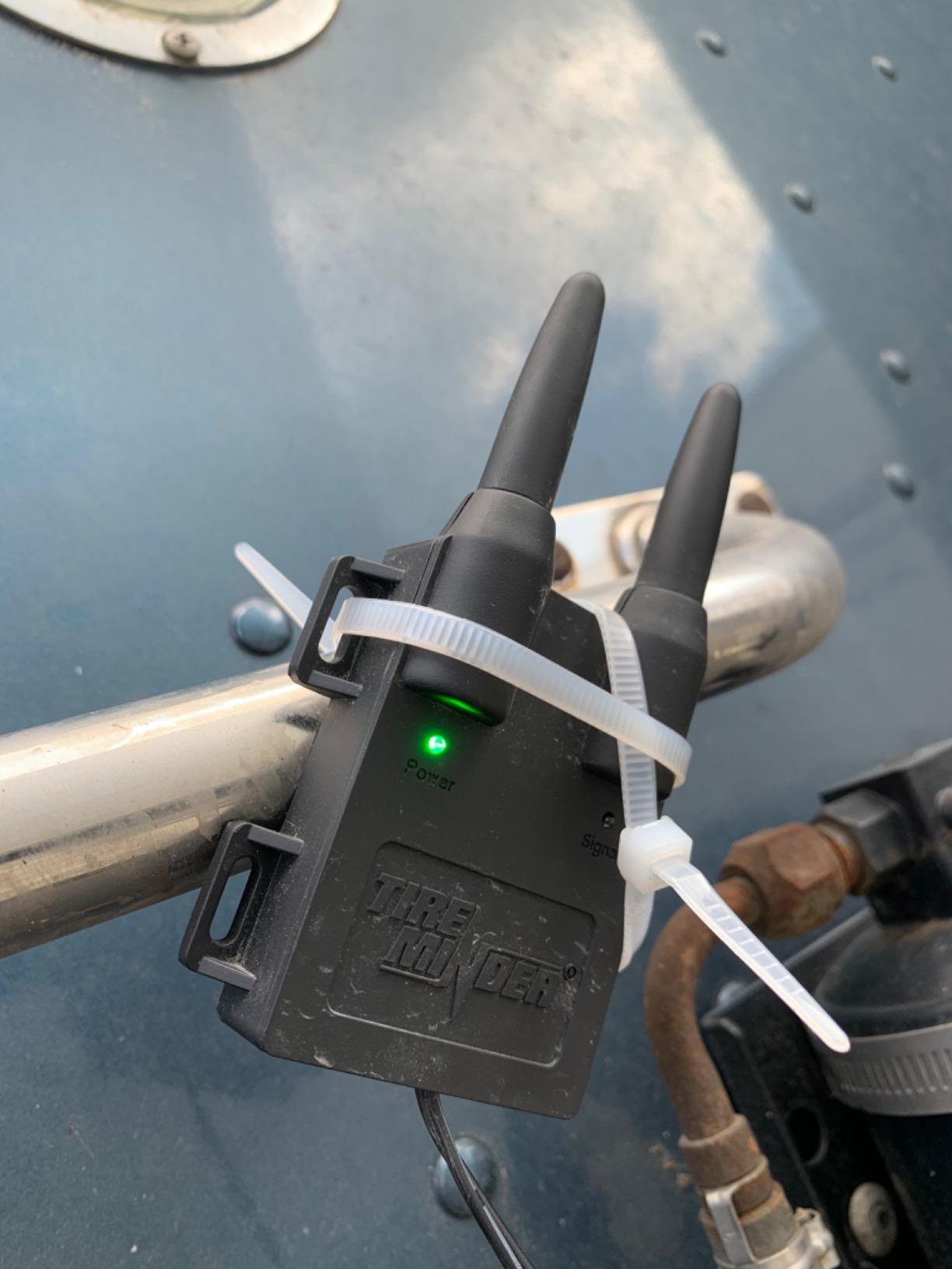 TireMinder Smart TPMS with 4 Transmitters for RVs, MotorHomes, 5th Wheels, Motor Coaches and Trailers customer photo 2