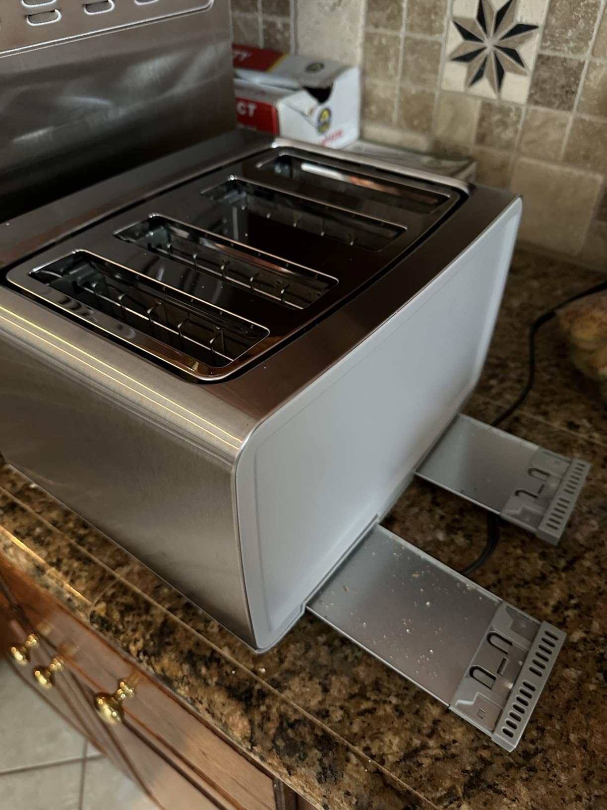 BLACK+DECKER 4-Slice Toaster with Dual Shade Controls customer photo 1