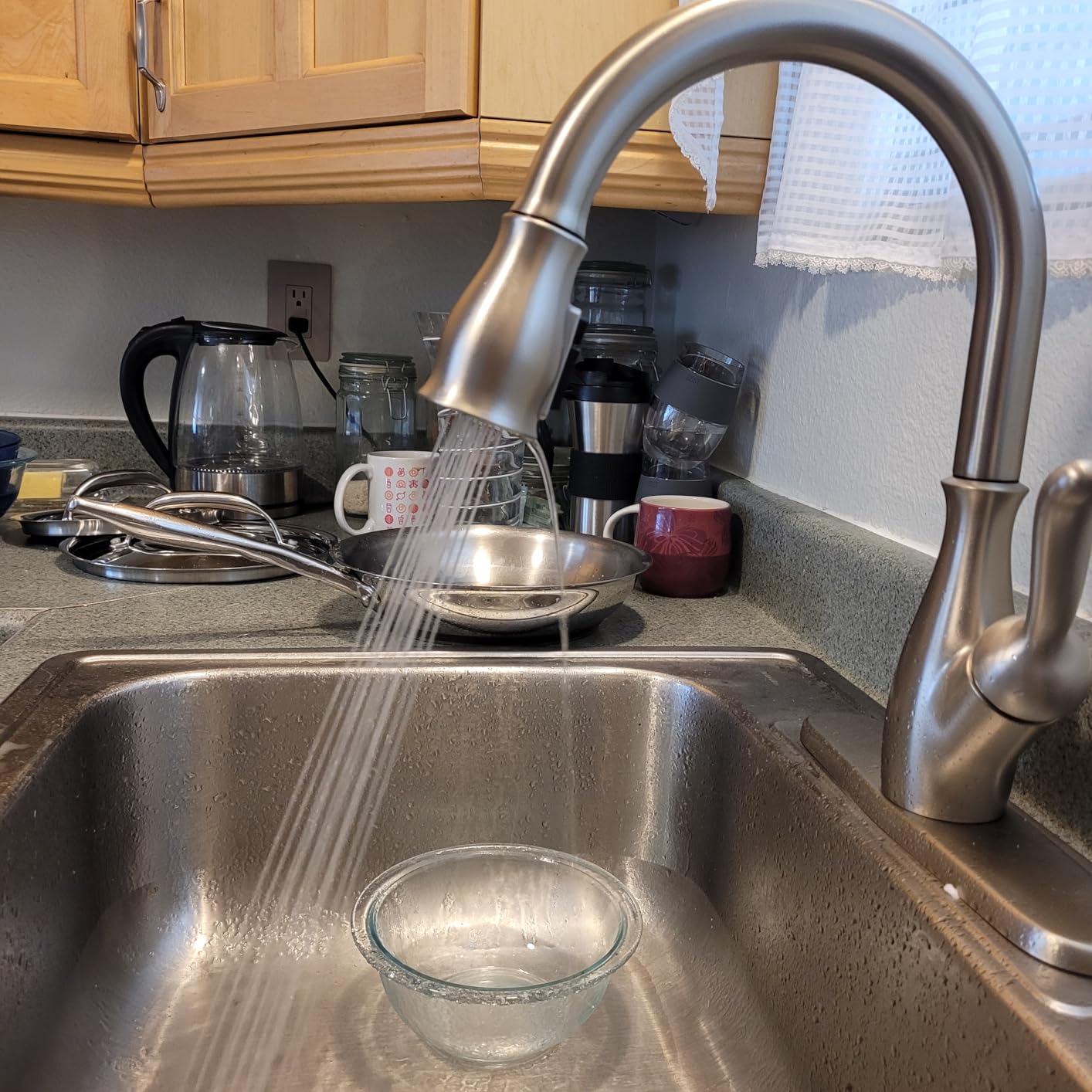 Delta Leland Brushed Nickel Kitchen Faucet with Pull Down Sprayer, Traditional Single Hole Kitchen Sink Faucet, Single Handle, SpotShield Stainless 9178-SP-DST customer photo 1