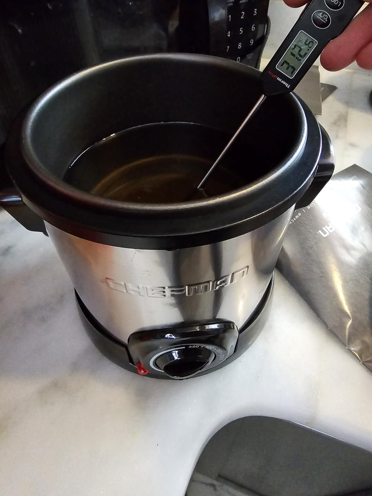 Chefman Fry Guy Deep Fryer with Removable Basket, Easy-to-Clean Non-Stick Coating and Cool-to-Touch Exterior, Adjustable Temperature Control, 4.2 Cup/ 1 Liter Capacity, Stainless Steel customer photo 1