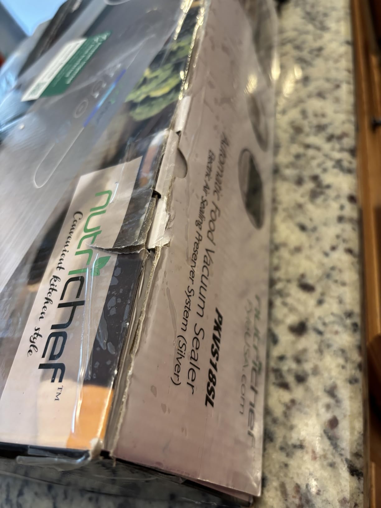 NutriChef Food Vacuum Sealer Machine - Automatic Air Sealing System for Dry & Moist Foods, LED Touch Controls, Includes Vacuum Bags, Hose & Wine Stopper, High Suction Power, Silver customer photo 1