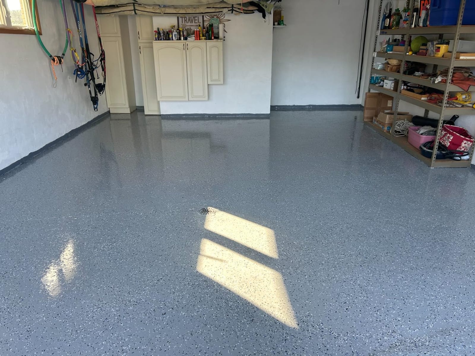 Rust-Oleum RockSolid Garage Floor Coating Kit, Gray, 2.5 Car Kit customer photo 2