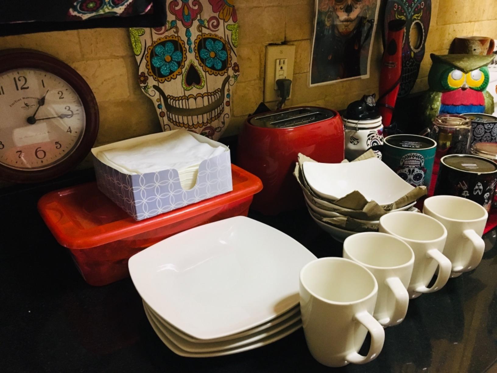Gibson Home Amelia Court Porcelain Chip and Scratch Resistant Dinnerware set, Service for 4 (12pcs), White (Soft Square) customer photo 1