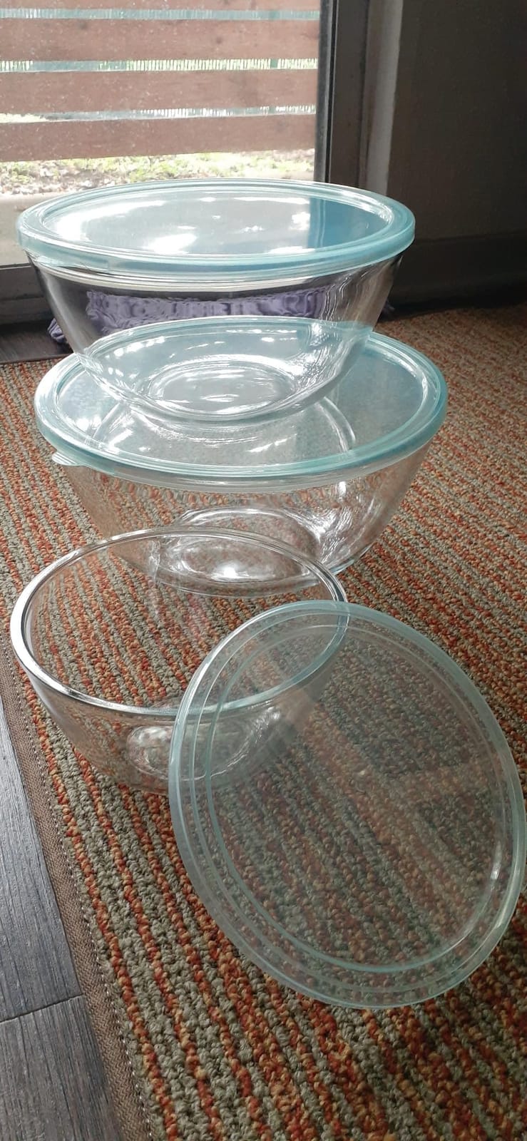 Luvan Glass Mixing Bowls with Lids Set(4.5QT, 2.7QT, 1.1QT)-Large Glass Mixing Bowls, Clear Salad Bowl for Baking, Cooking, Serving, Food Prep, 3PC Nesting Bowls for Kitchen Storage & Dishwasher Safe customer photo 2