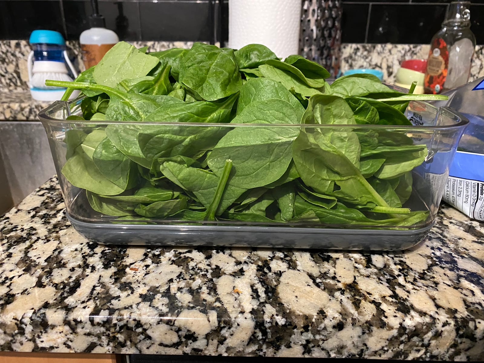 ProKeeper Produce Container, 3-Quart – Stay-Fresh Vent System for Small Peppers and Tomatoes, BPA-Free customer photo 1