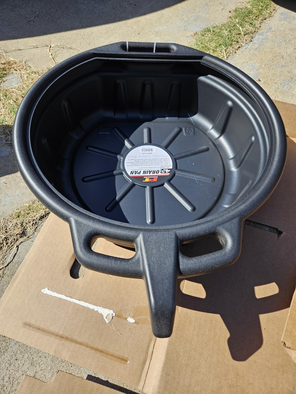 Performance Tool W4071 4.5 Gallon Black Oil Drain Pan customer photo 1