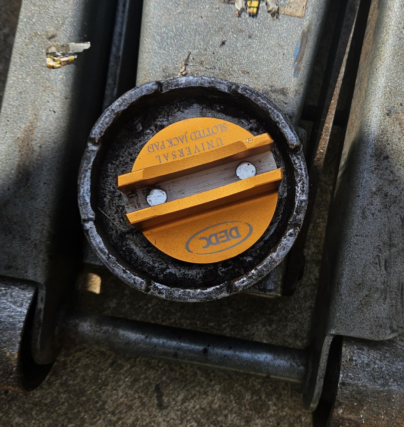 DEDC Universal Aluminum Magnetic Grooved Pinch Weld Jack Pad Puck for SUV customer photo 2