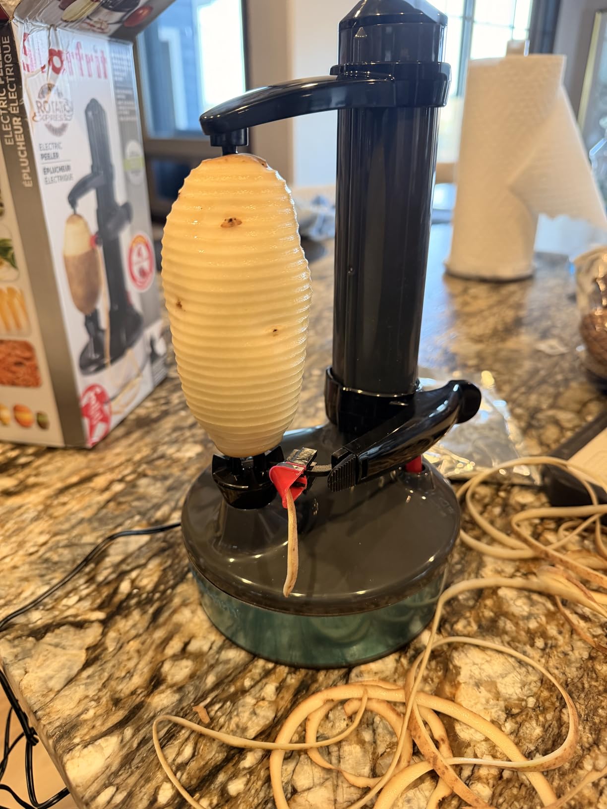 Starfrit Rotato Express 2.0 Electric Peeler, 6 Blades, Black customer photo 2