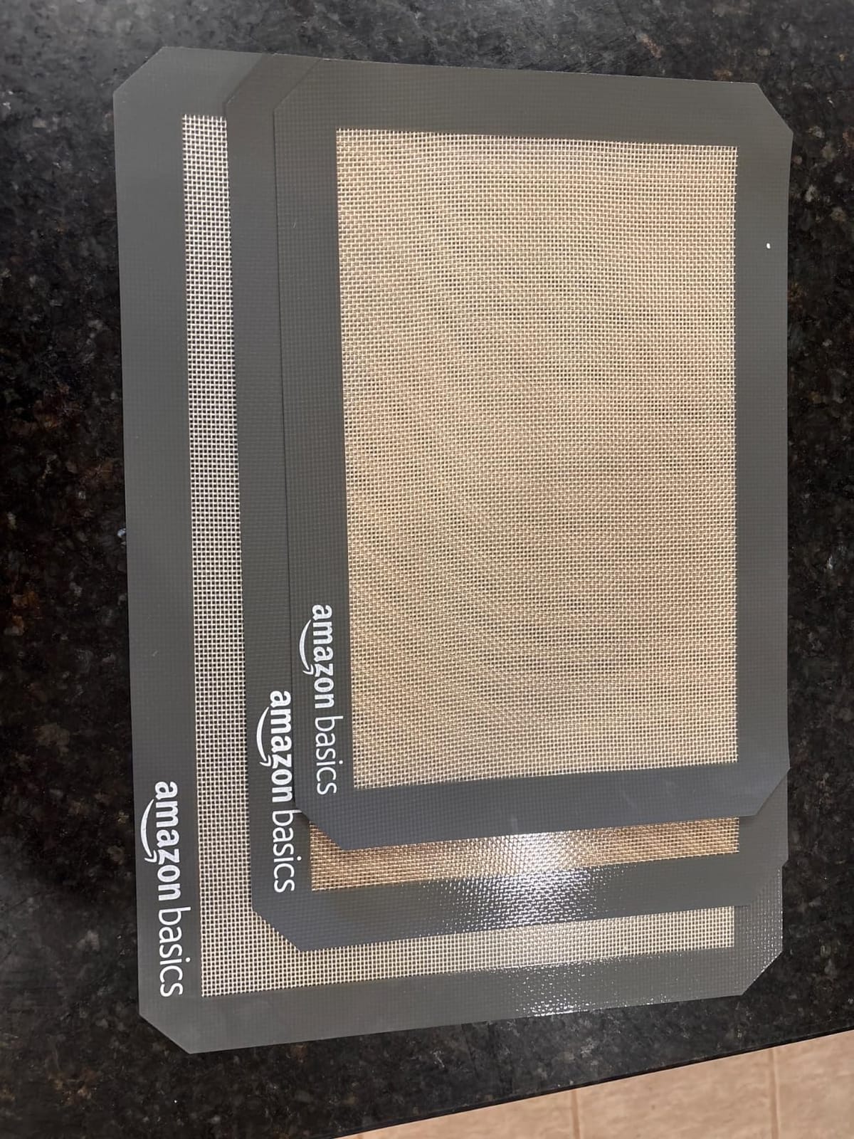 Amazon Basics Rectangular Non-Stick Silicone Baking Mat, Food Safe, Heat Resistant, 9