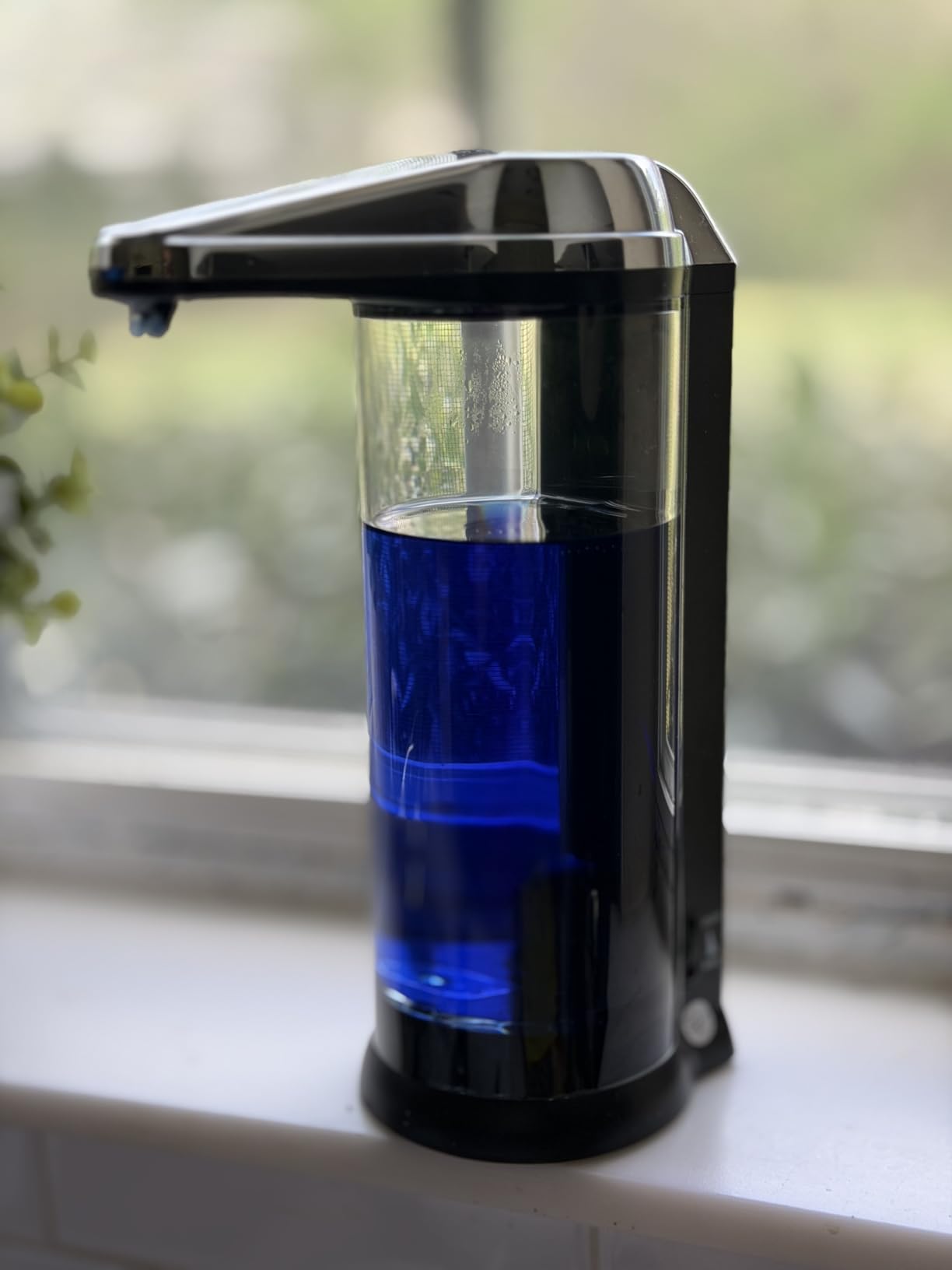 Secura 17oz Automatic Liquid Soap Dispenser, Touchless Battery Operated Hand Soap Dispenser with Adjustable Soap Dispensing Volume Control Dial, Personal Care Dispenser (Chrome) customer photo 1