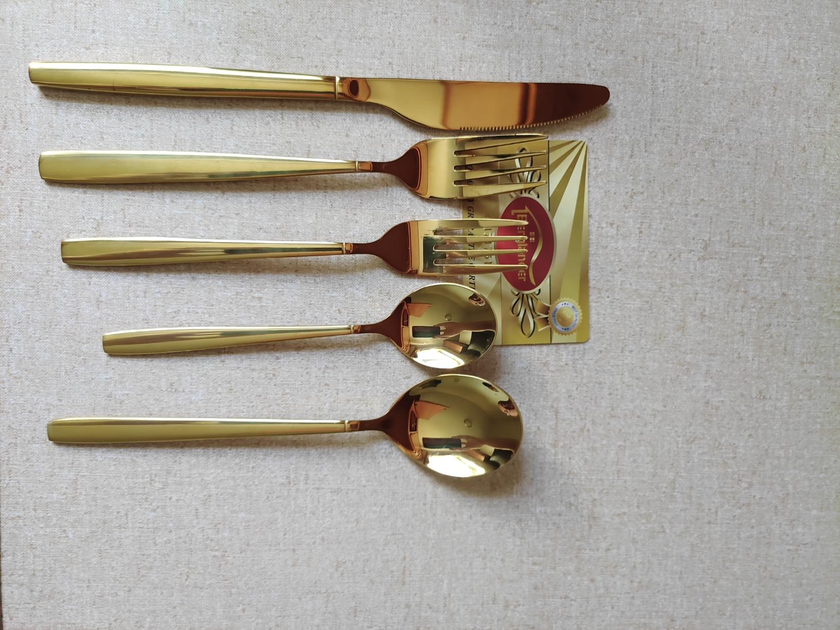 Berglander 20 Piece Titanium Gold Plated Stainless Steel Flatware Set, 20 Pieces Golden Silverware Set, Golden Cutlery Set, Service for 4 (shiny Gold) customer photo 2