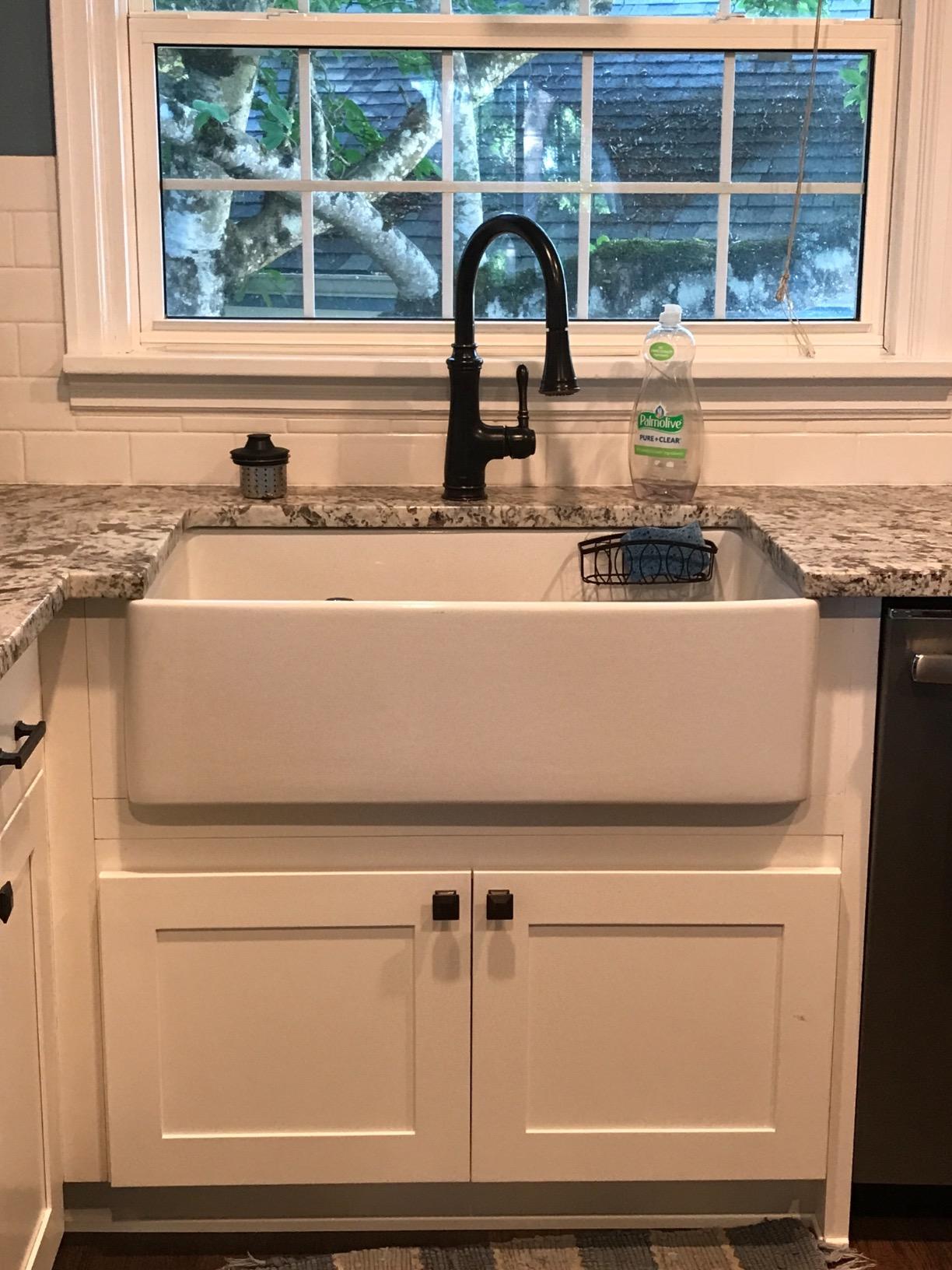 Ruvati 33x20-in White Reversible Fireclay Farmhouse Sink - RVL2300WH customer photo 2