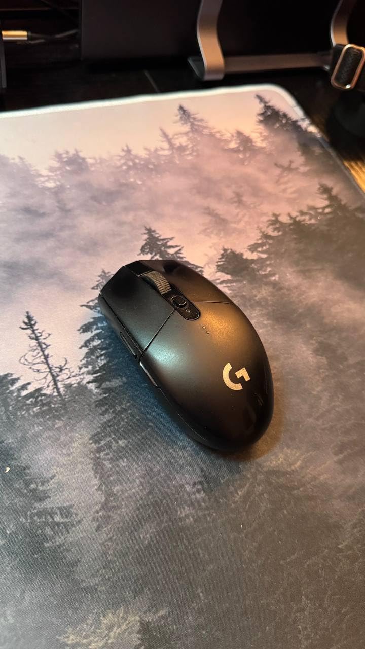 Logitech G305 Lightspeed Wireless Gaming Mouse - Black | 12,000 DPI, Lightweight, 6 Programmable Buttons, 250h Battery, On-Board Memory, Compatible with PC and Mac customer photo 2