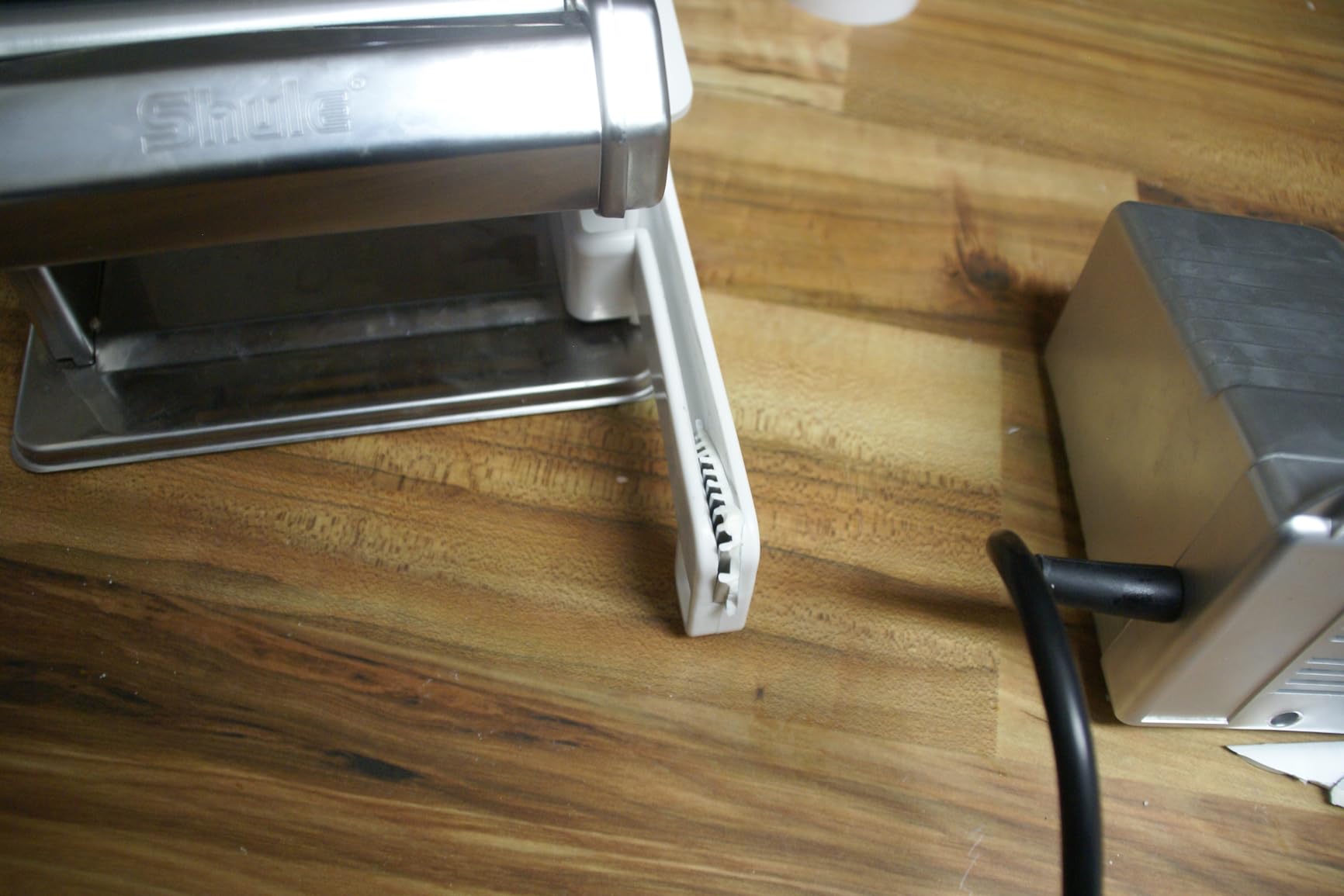 Shule Electric Pasta Maker with Motor, Hand Crank and Ravioli Roller | Two Operating Modes, Seven Dough Settings, Noodle Cutting and Filled-Pasta Preparation customer photo 1