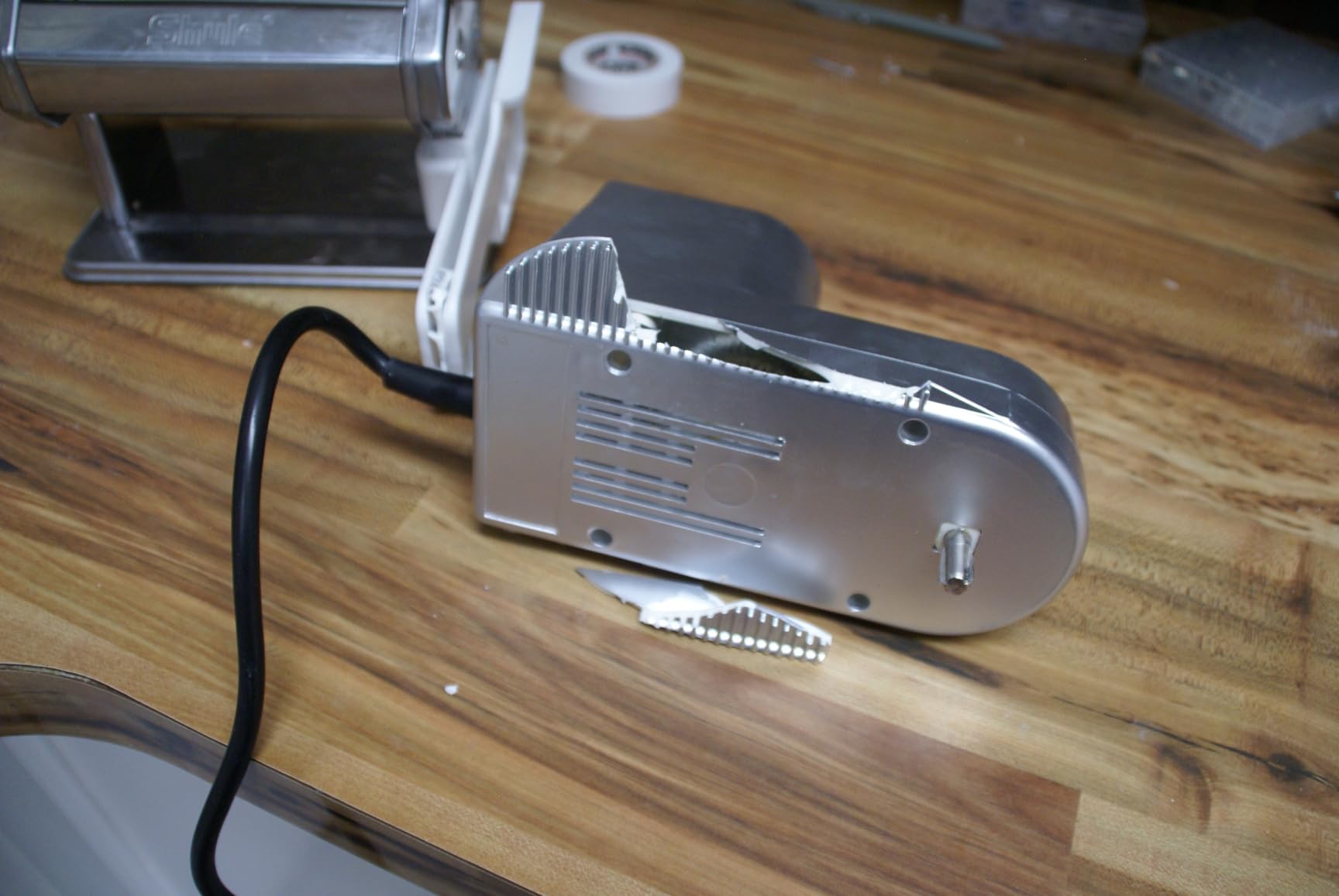 Shule Electric Pasta Maker with Motor, Hand Crank and Ravioli Roller | Two Operating Modes, Seven Dough Settings, Noodle Cutting and Filled-Pasta Preparation customer photo 2