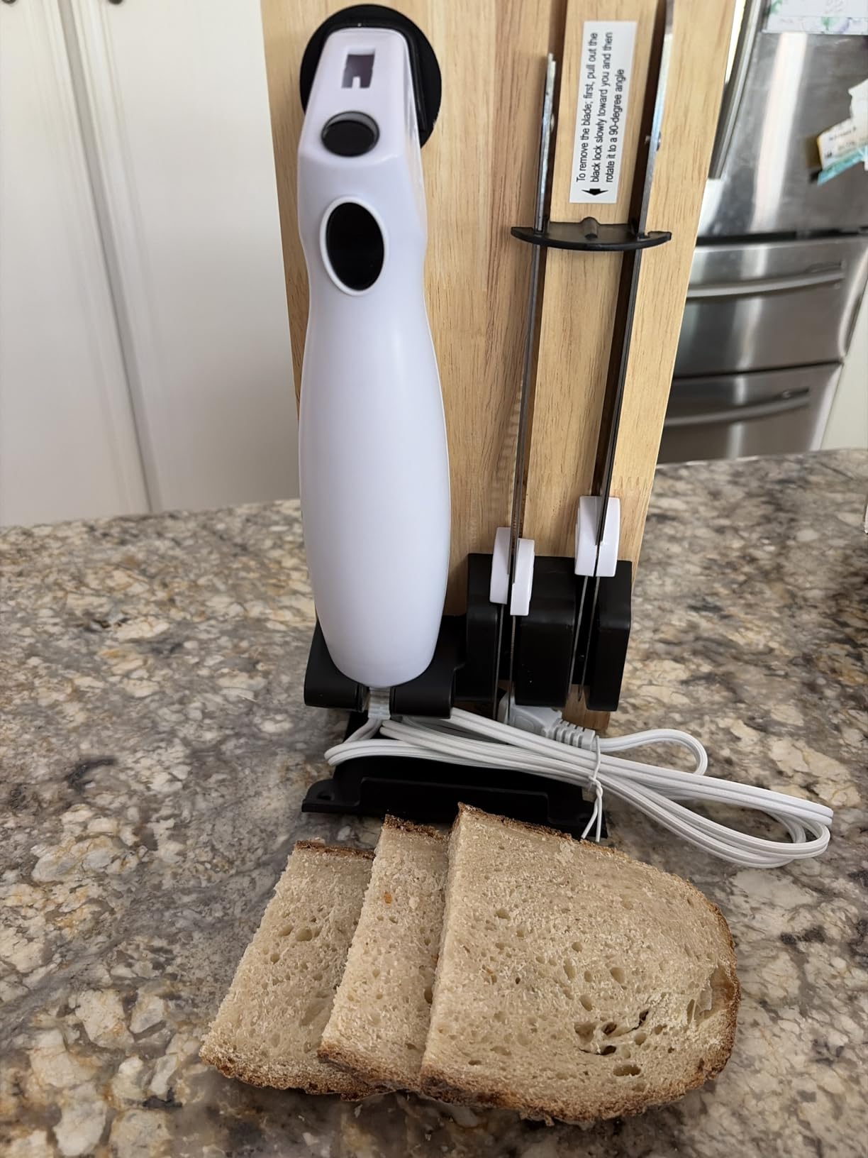 NutriChef Electric Carving Turkey Slicer Kitchen Knife | For Thanksgiving | Portable Electrical Food Cutter Knife Set with Carve Blades & Wood Stand | Cuts Meat, Bread, Cheese & Fruit | White customer photo 1
