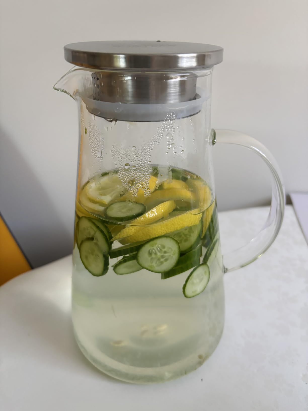 SUSTEAS 2L/68oz Glass Pitcher with Lid and Handle,Carafe for Hot/Cold Water customer photo 2