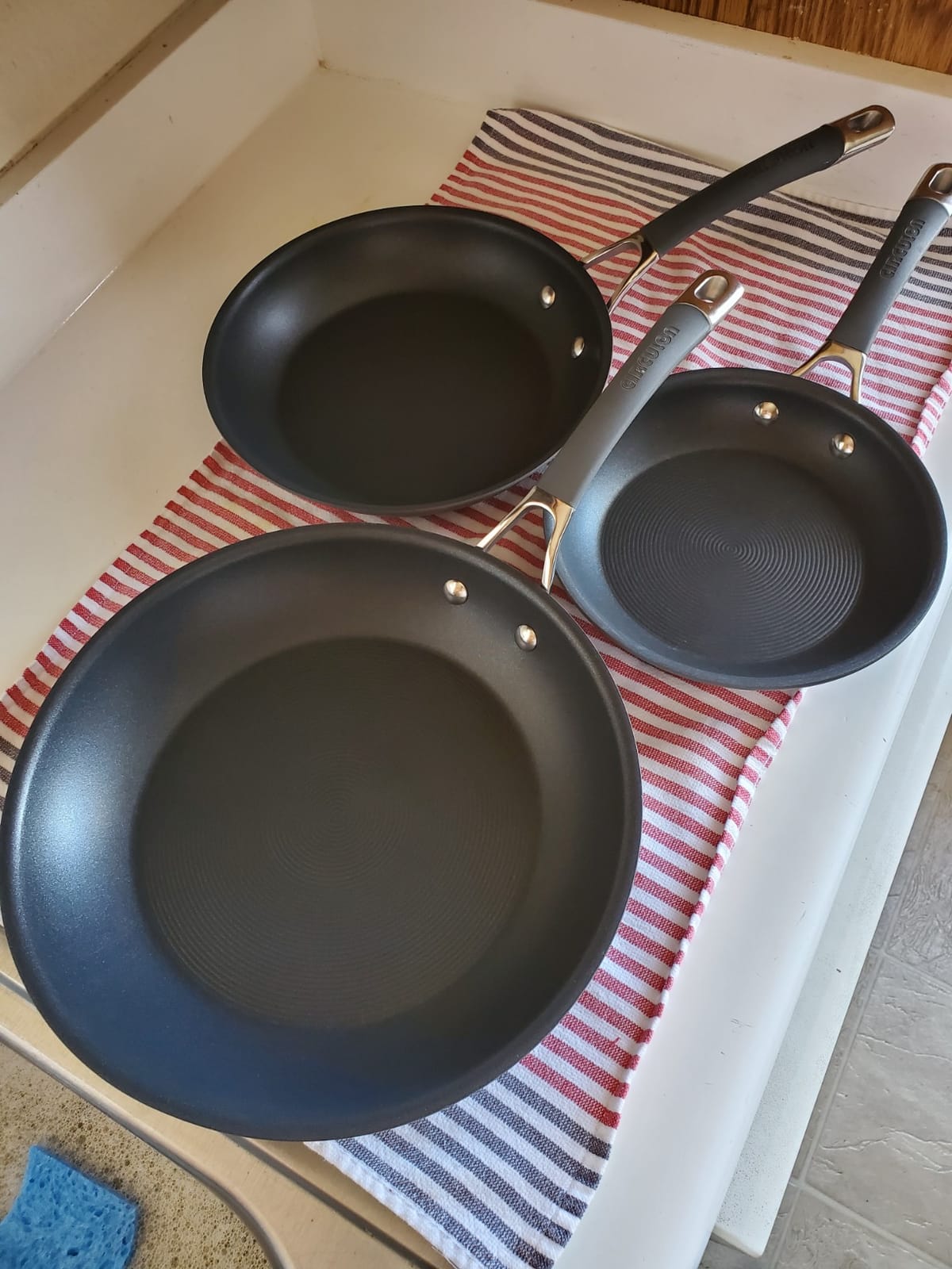 Circulon Radiance Hard Anodized Nonstick Deep Frying Pan with Lid, 12-Inch customer photo 2