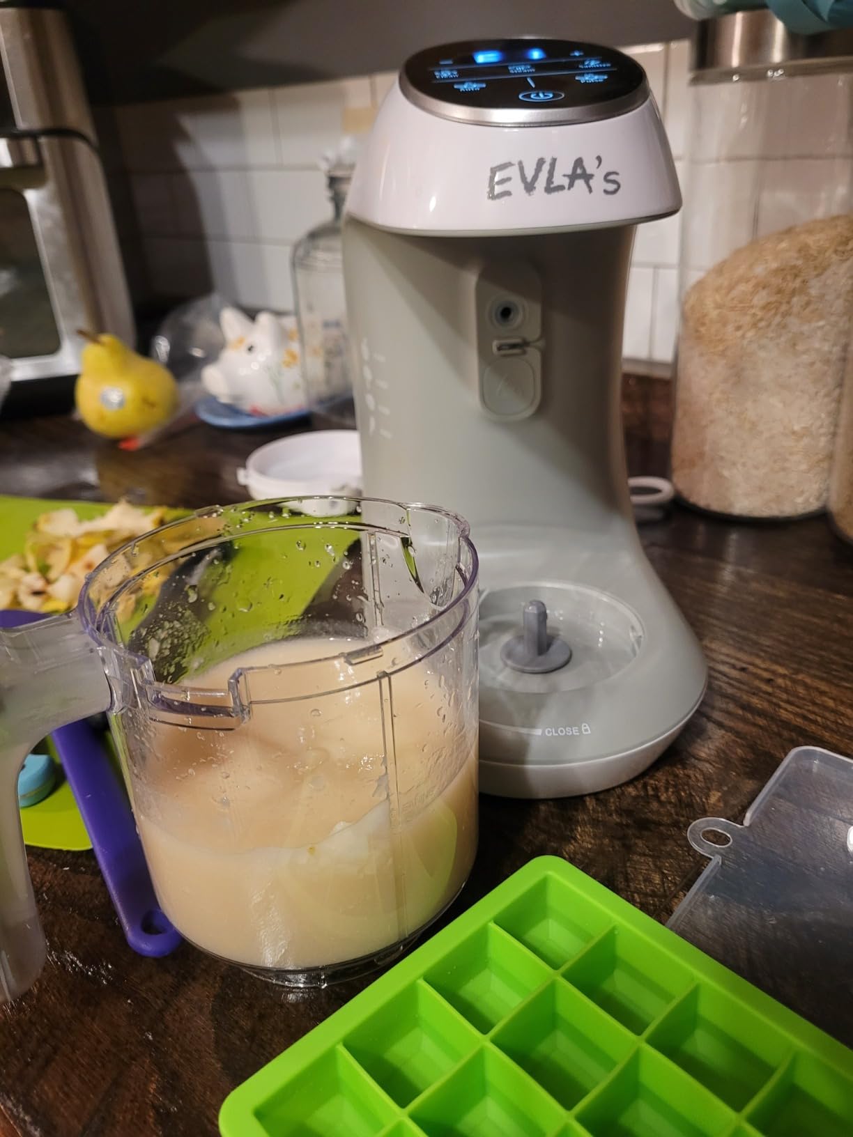 EVLA'S Baby Food Maker, Steamer, Blender, Baby Food Processor for Healthy Homemade Baby Food in Minutes, Touch Screen with 6 Reusable Food Pouches, Baby Registry Essential, White customer photo 1