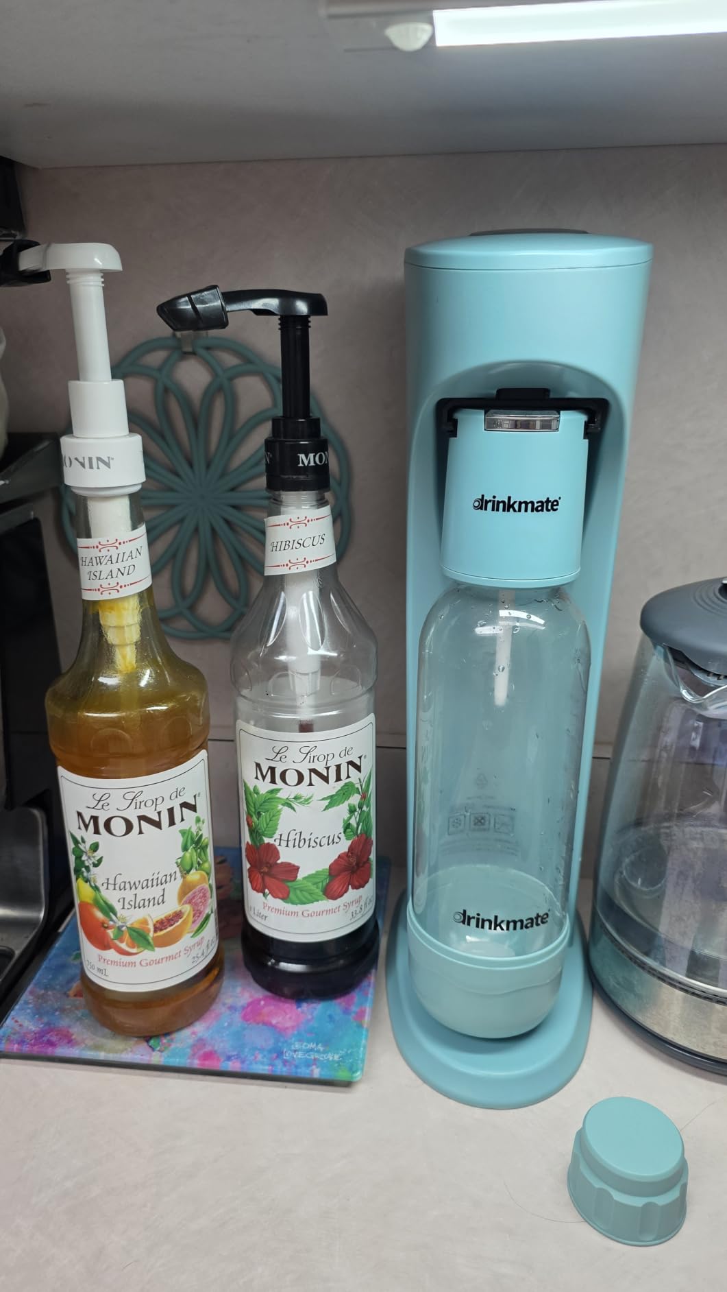 Drinkmate OmniFizz Sparkling Water Maker & Soda Streaming Machine | Carbonates Any Drink | STARTER KIT | Includes One 60L CO2 Cartridge + One BPA-Free Bottle (Matte Black) customer photo 2