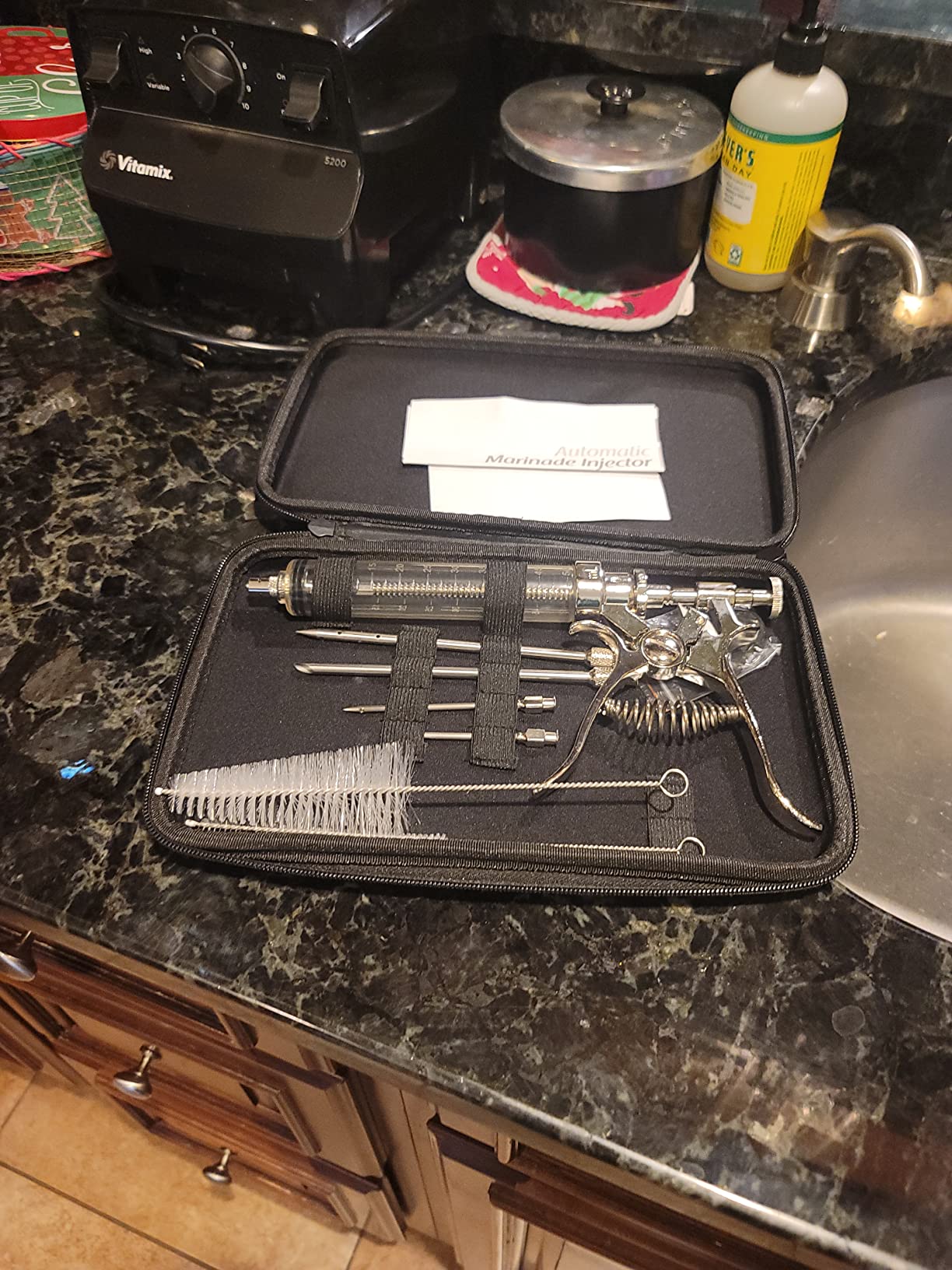 J&B Goods Professional Automatic BBQ Meat Marinade Injector Gun Kit with Case, 2 oz Large Capacity Barrel and 4 Commercial Grade Marinade Needles. customer photo 2