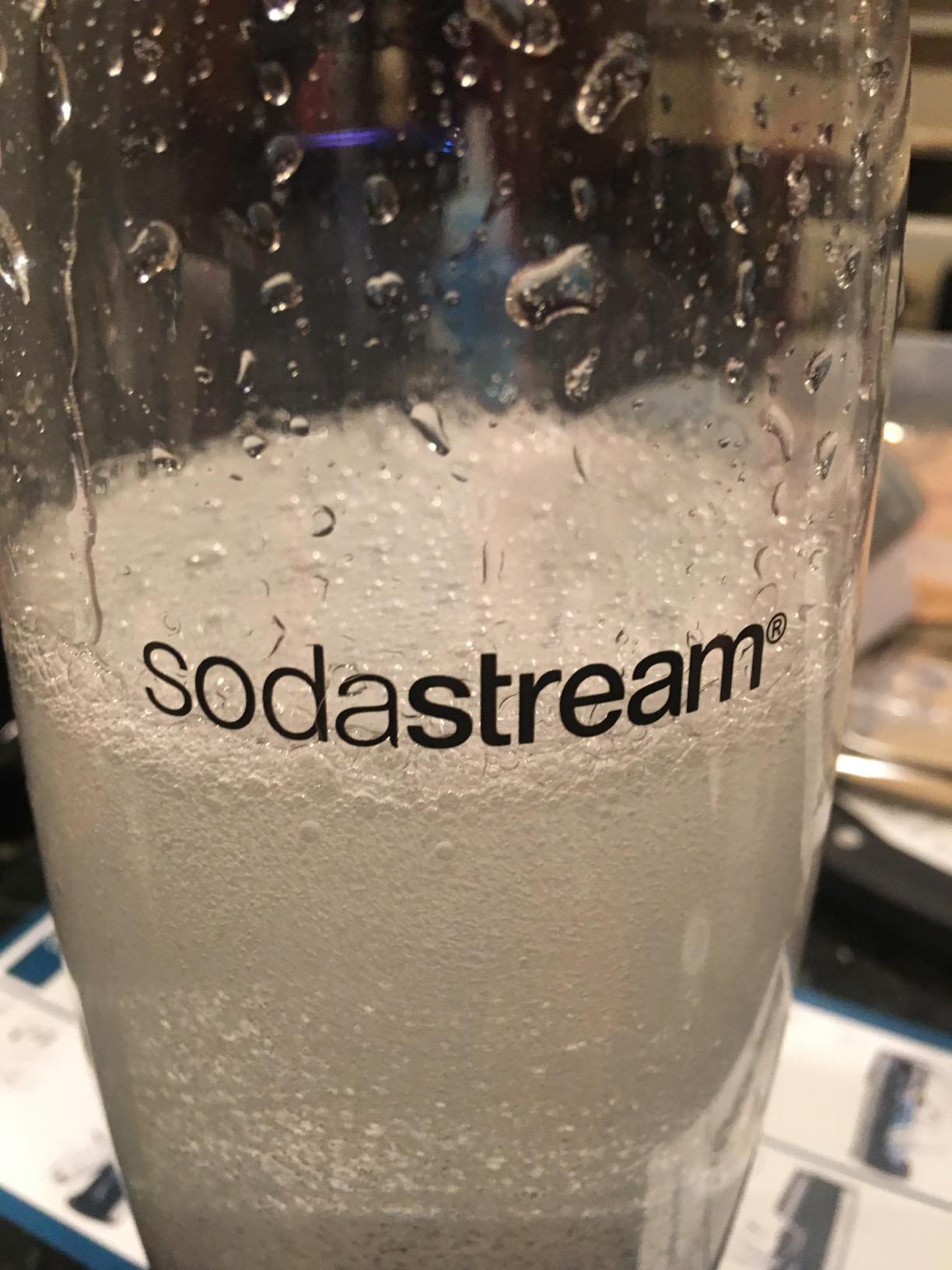 SodaStream One Touch Electric Sparkling Water Maker Bundle (Black) with CO2, BPA free Bottles, and 0 Calorie Fruit Drops Flavors customer photo 1