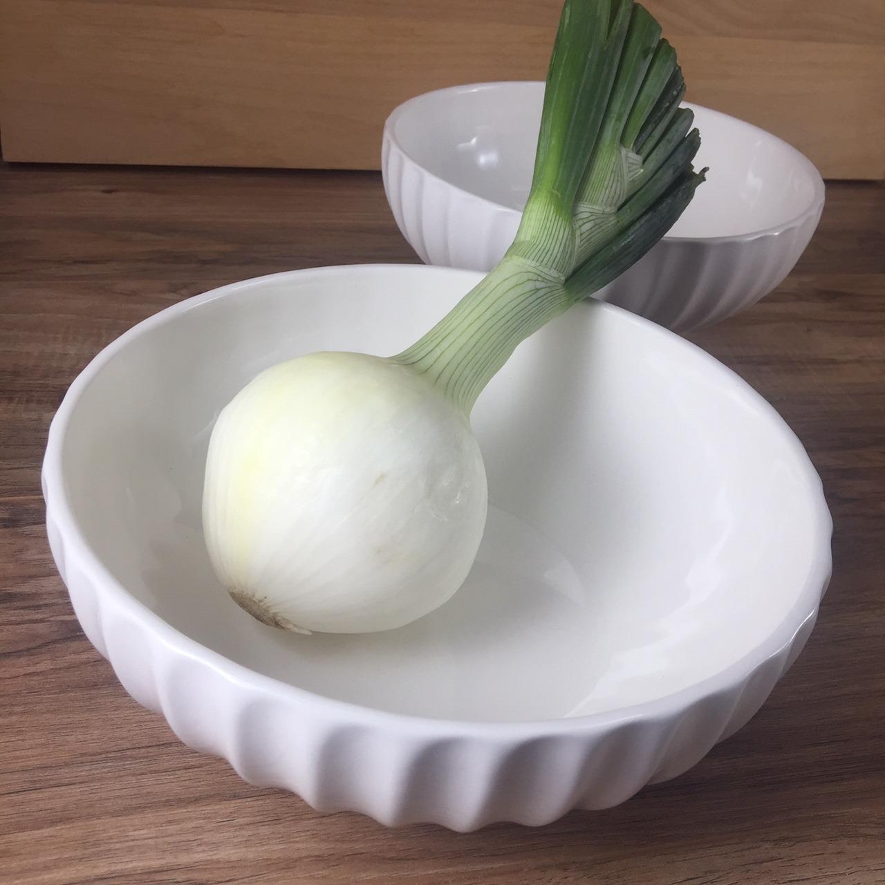 DOWAN 9.8'' Serving Bowls, 86 oz Large Salad Bowl, Ceramic Serving Dishes, Set of 2, Pumpkin Shape for Christmas, Entertaining, Party, Kitchen, Dinner, Banquet, Housewarming Gift, White customer photo 2