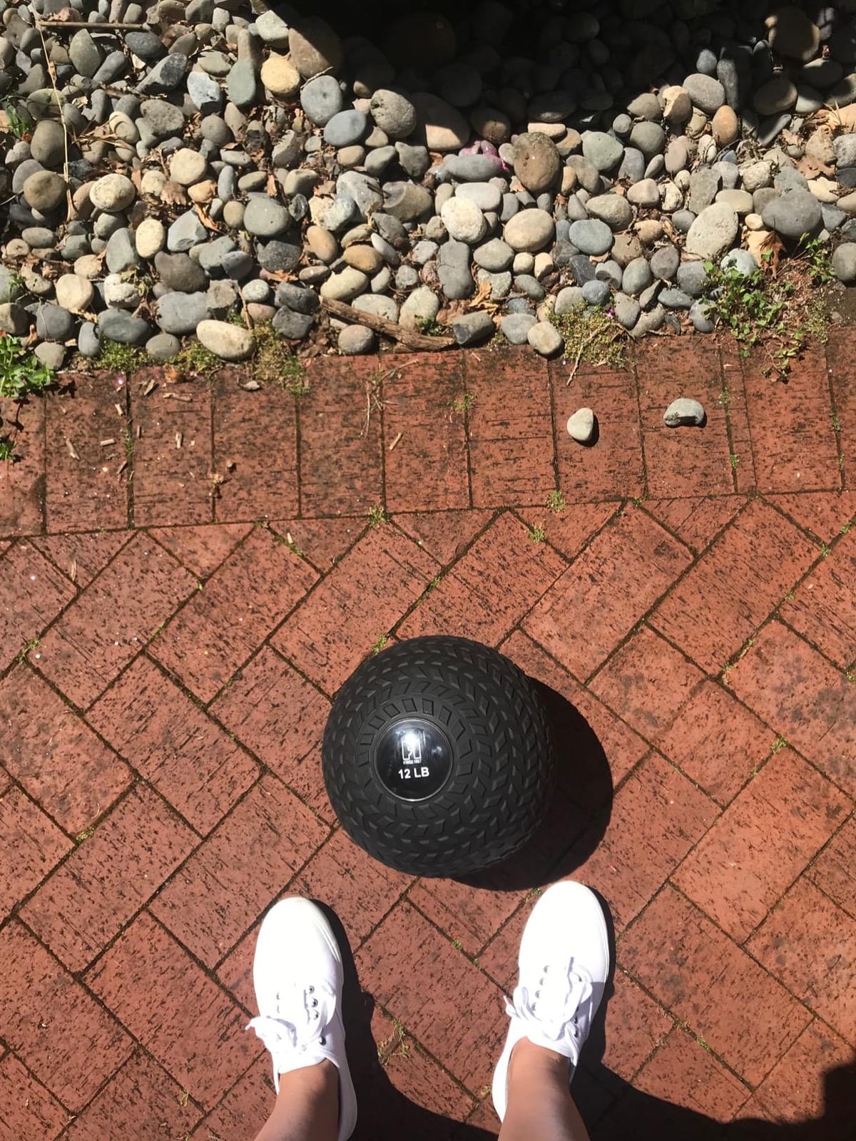 Fitness First Slam Ball, Easy-to-Grip, Sand-Filled Medicine Ball for Exercise and Workout, Ideal for Weight Training, Cross-Training, Cardio, and Plyometric Workout, Available in Different Weights customer photo 1