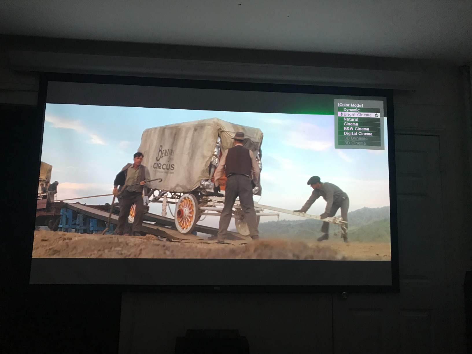 Epson Home Cinema 5050UB 4K PRO-UHD 3-Chip 3LCD Projector with HDR | 2600 Lumens Color and White Brightness Advanced Pixel-Shift Processing for Home Theater Movie Projection customer photo 1