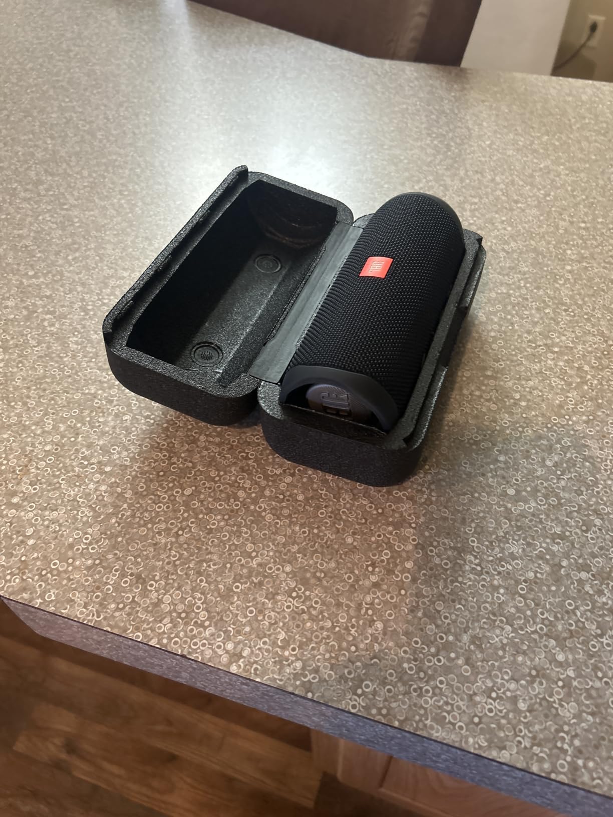 JBL FLIP 5 Waterproof Portable Bluetooth Speaker, Black customer photo 2